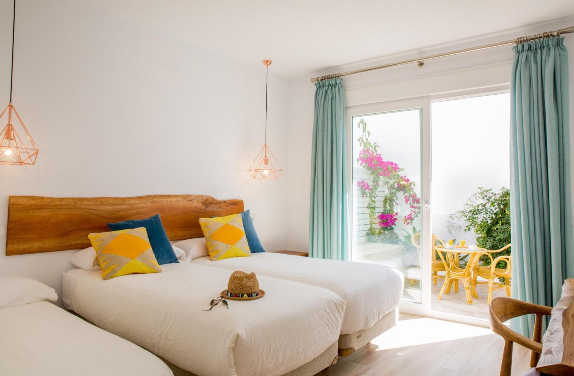Superior Triple Room photo 3