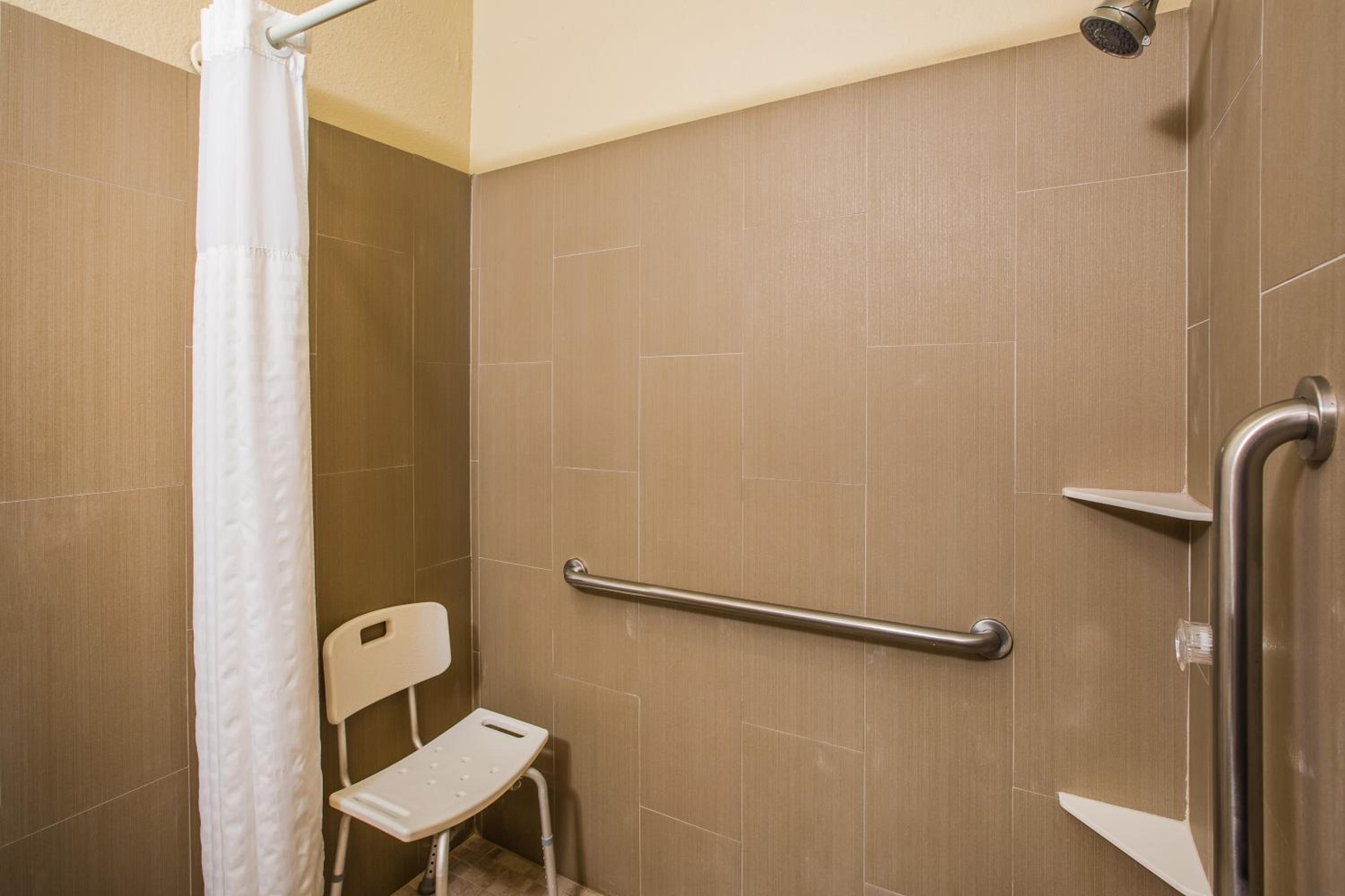 King Room - Mobility Access/Non-Smoking - Photo 2