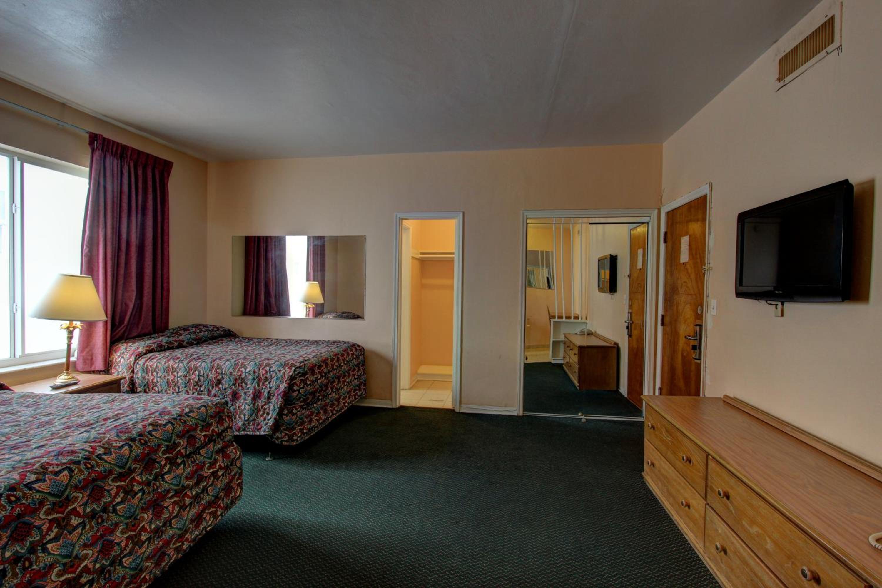 Standard Double Room - Photo 4