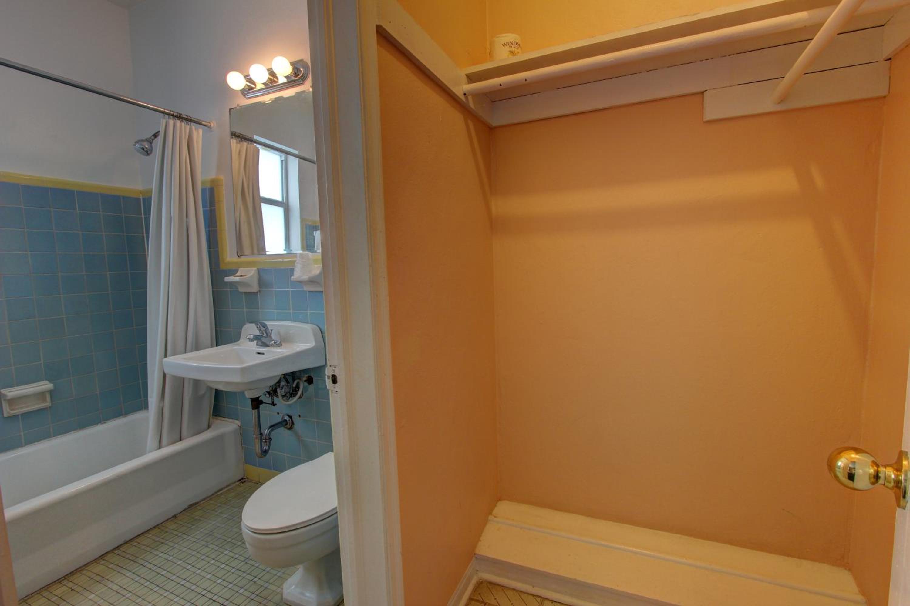 Standard  Room - Photo 2