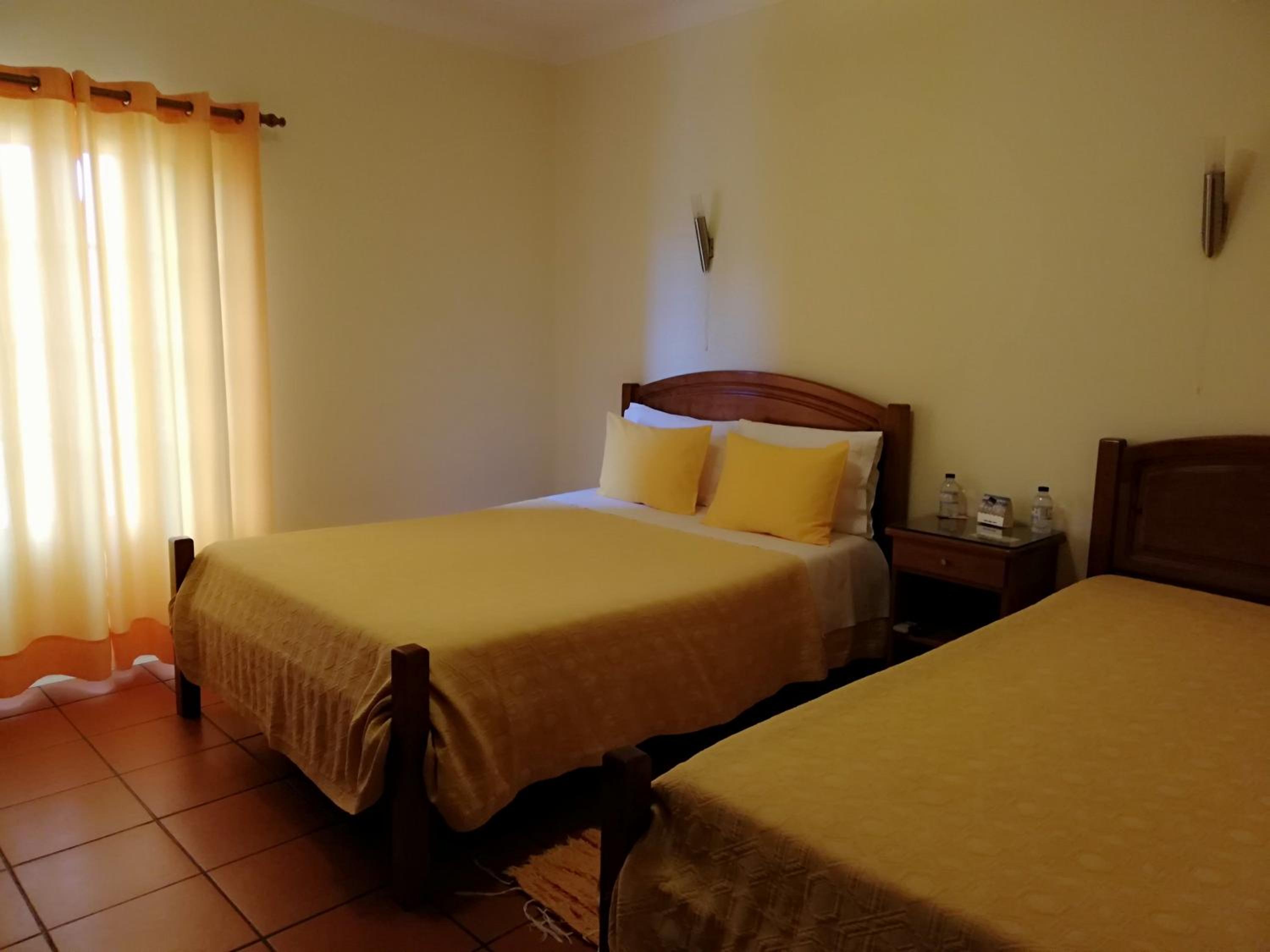 Triple Room with WiFi photo 3