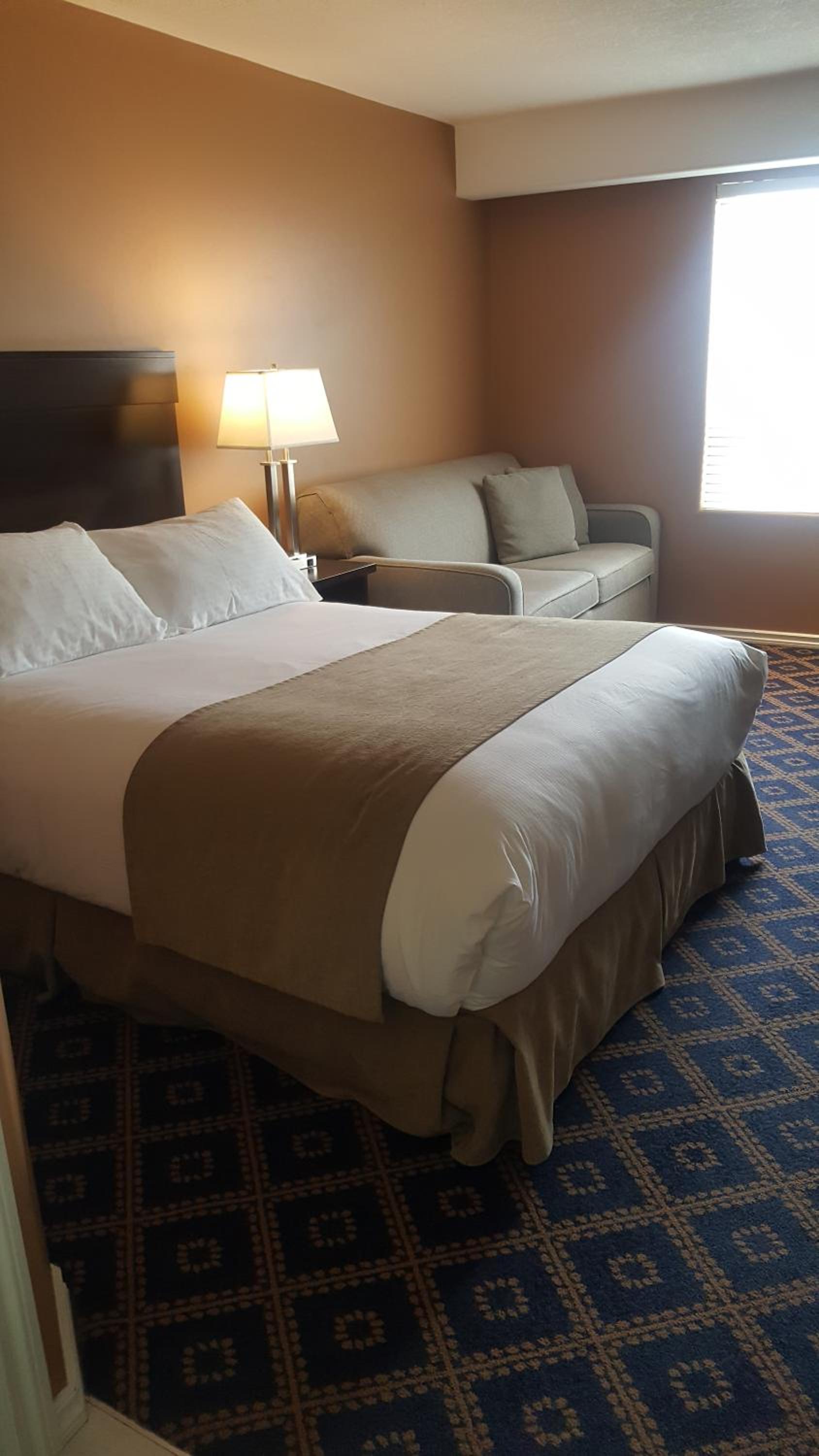 Queen Room photo 3