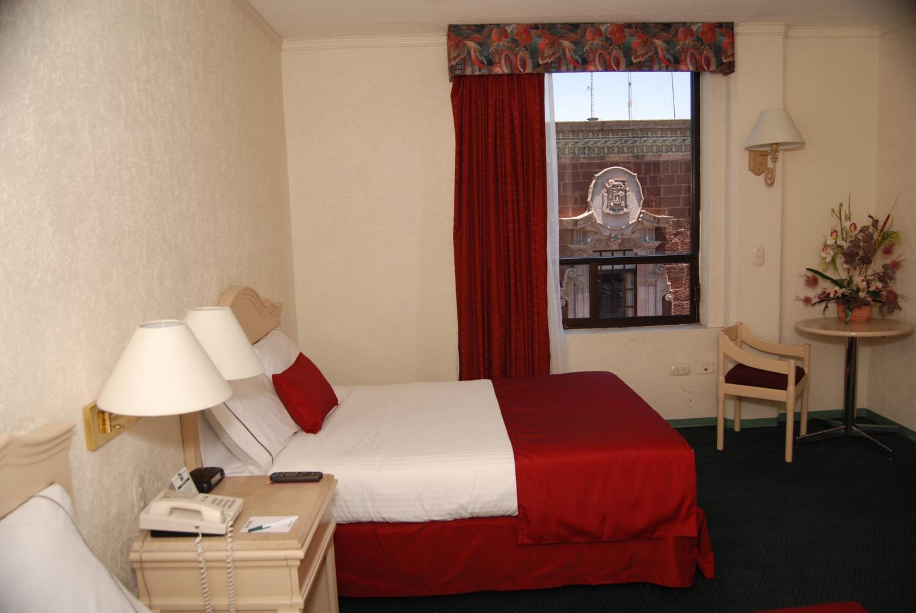 Triple Room with Courtyard View - Non-Smoking - Photo 4