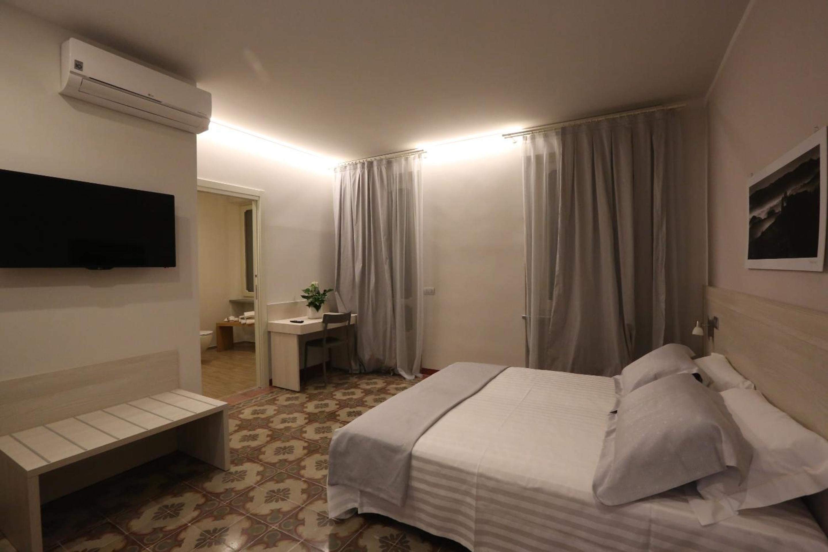 Double or Twin Room with Balcony photo 1