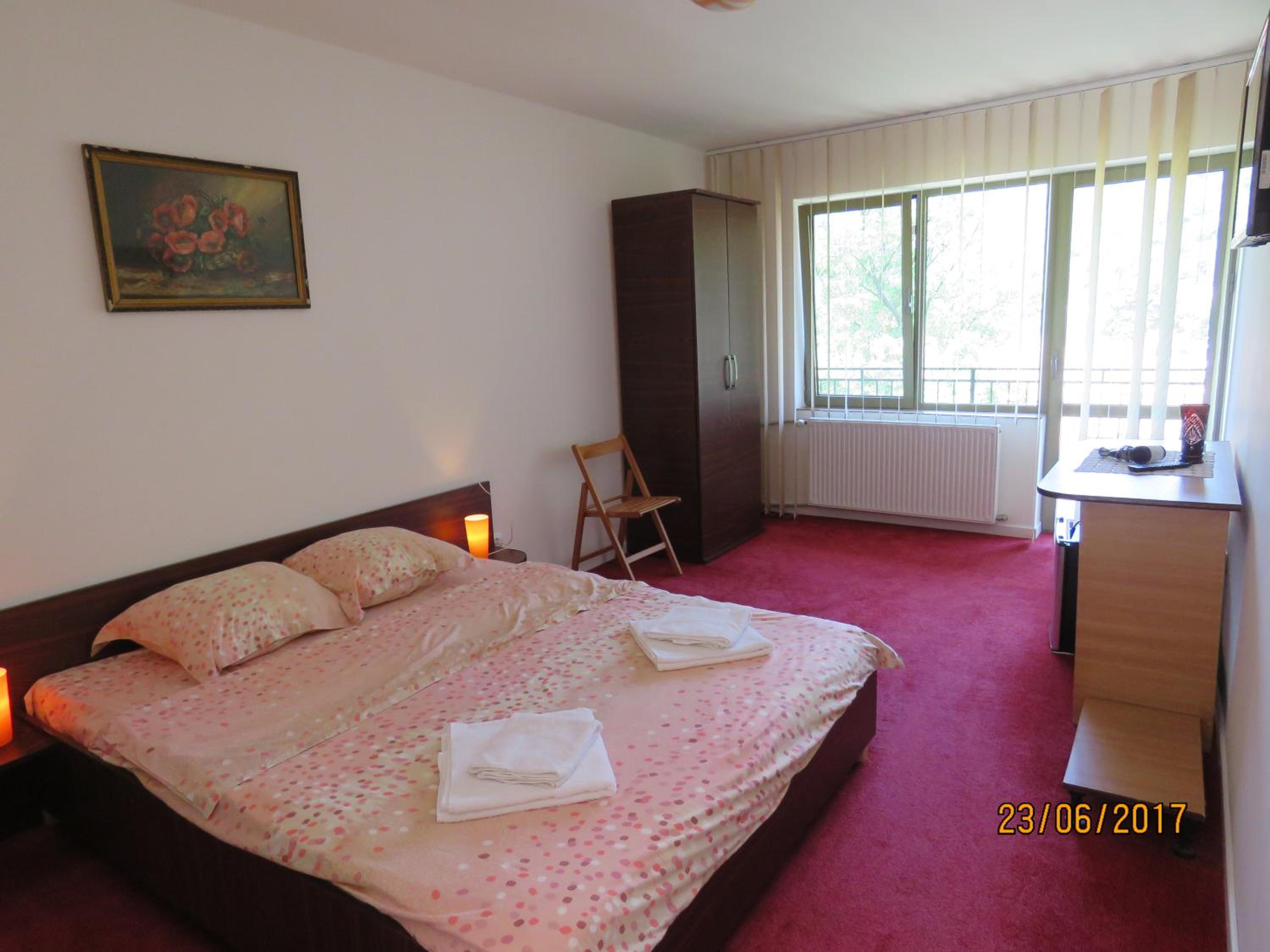 Standard Double Room - Photo 15