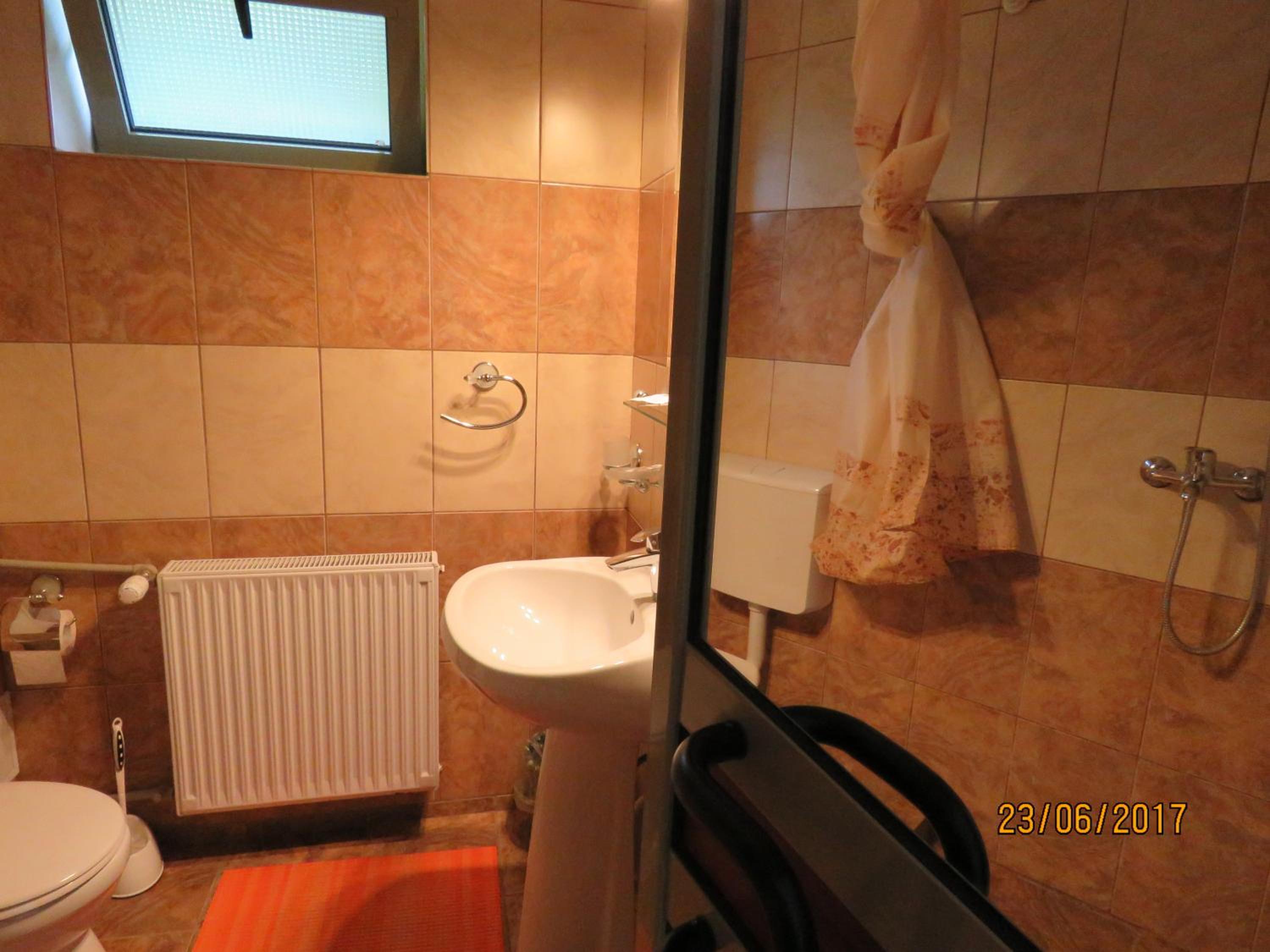 Standard Double Room - Photo 6