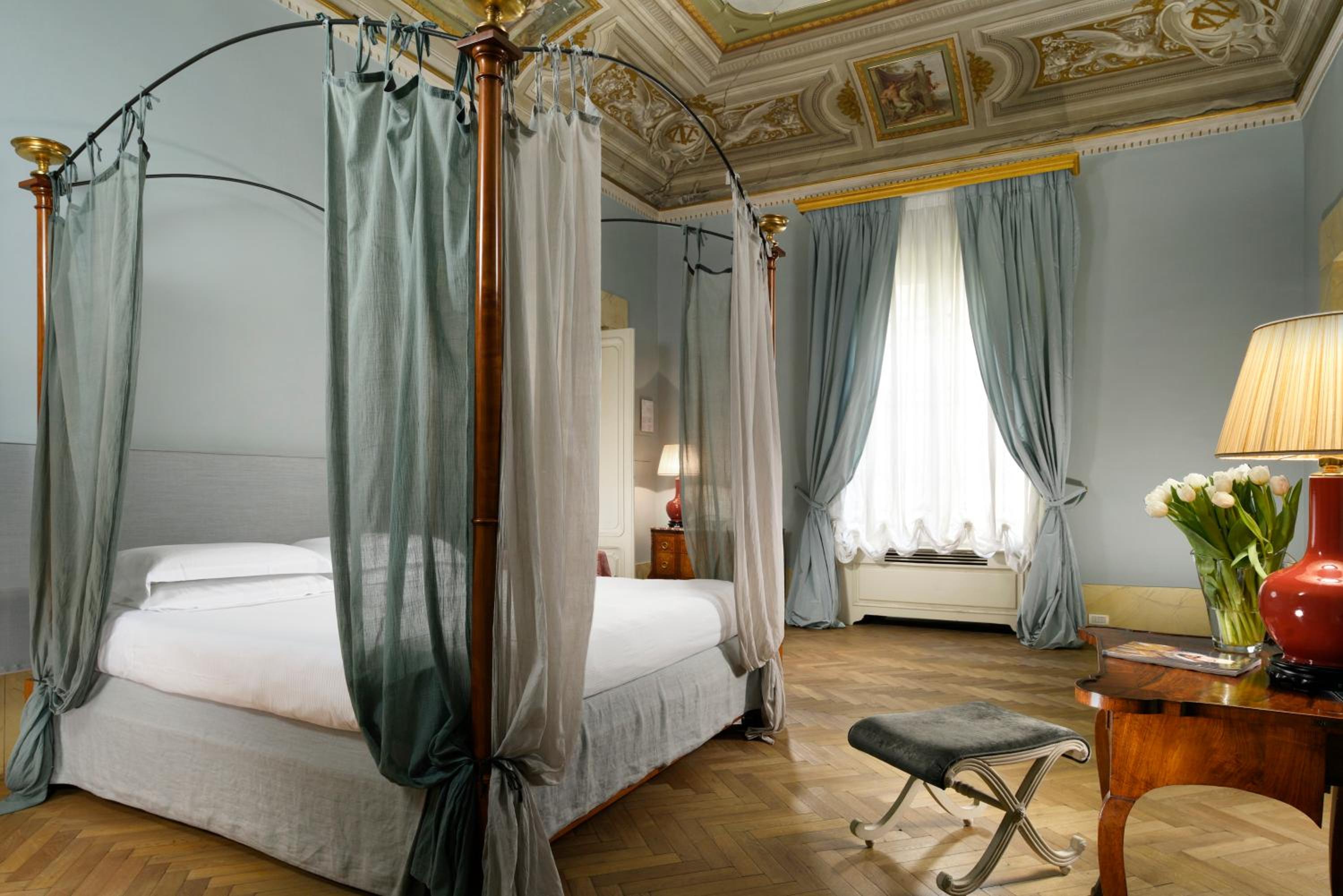 Suite with Garden View photo 1