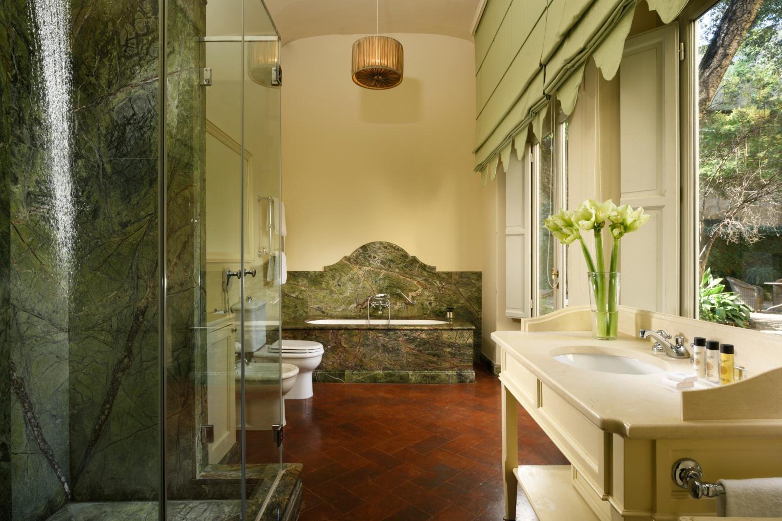 Suite with Garden View photo 3