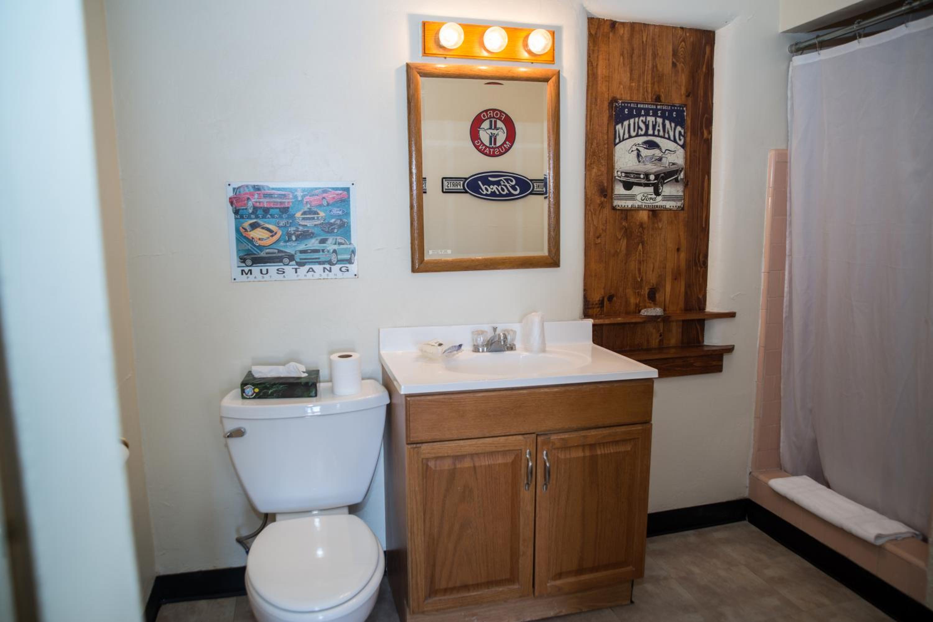 Standard Queen Room - Photo 4