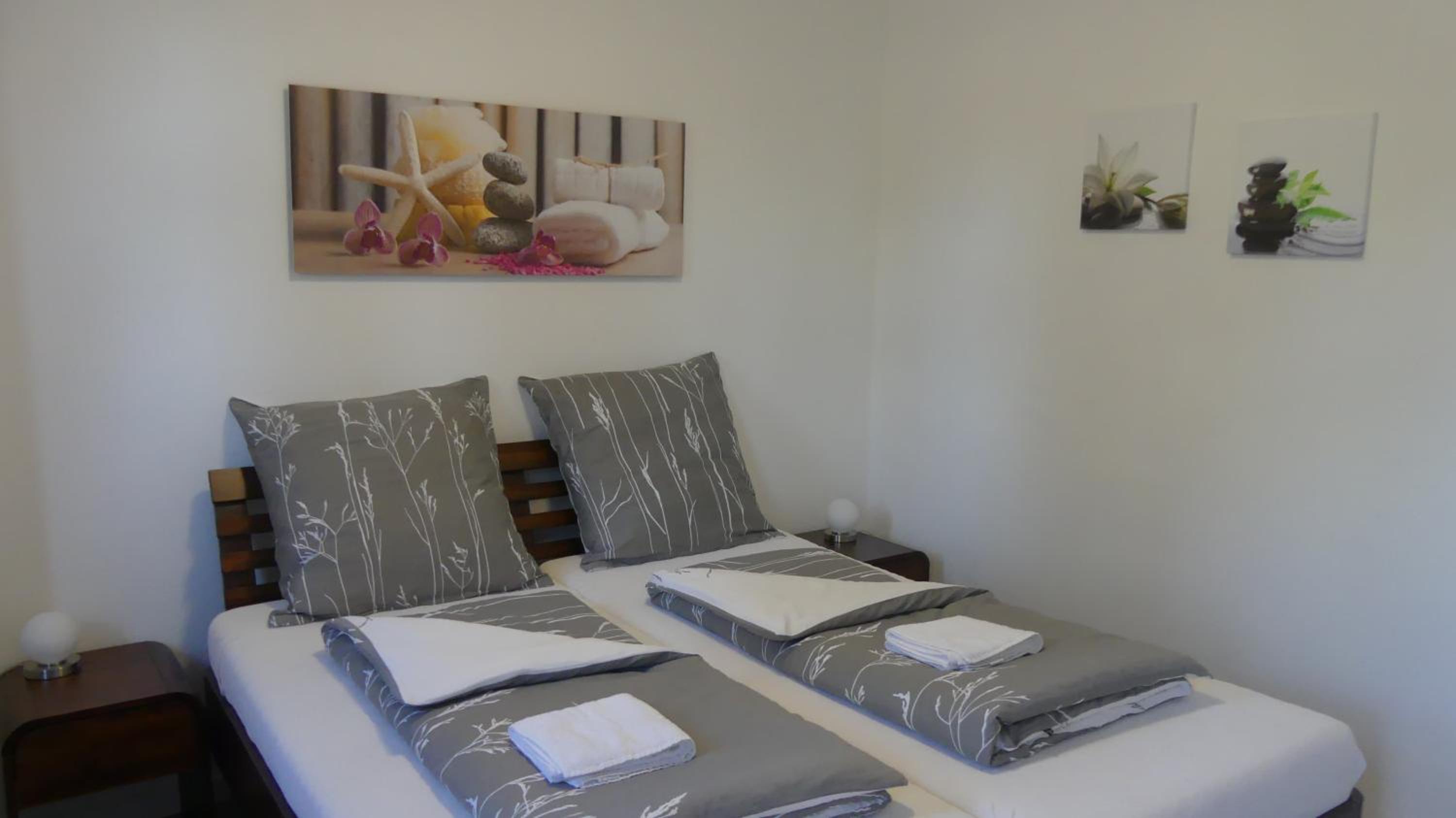 Double Room with Private Bathroom - Photo 3