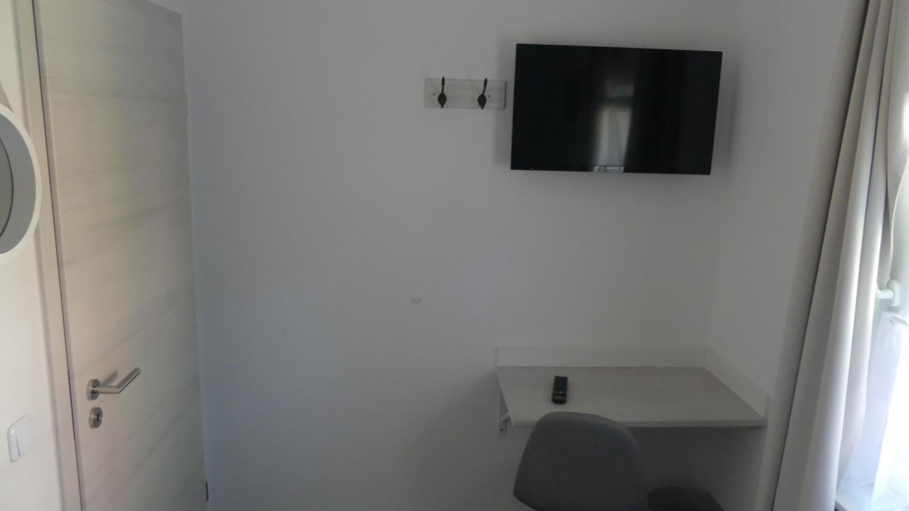 Triple Room with Bathroom - Photo 1