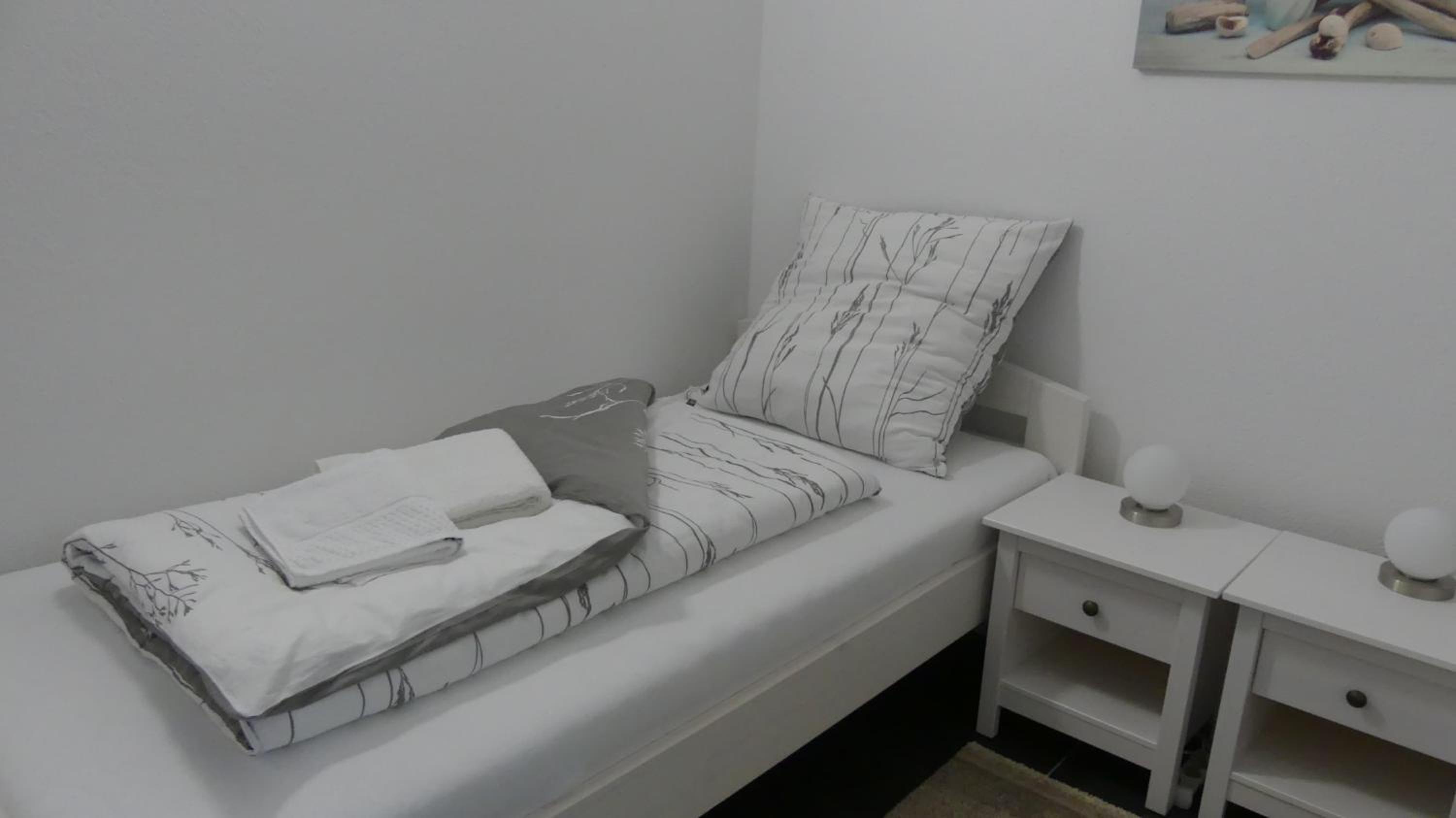 Triple Room with Bathroom - Photo 8