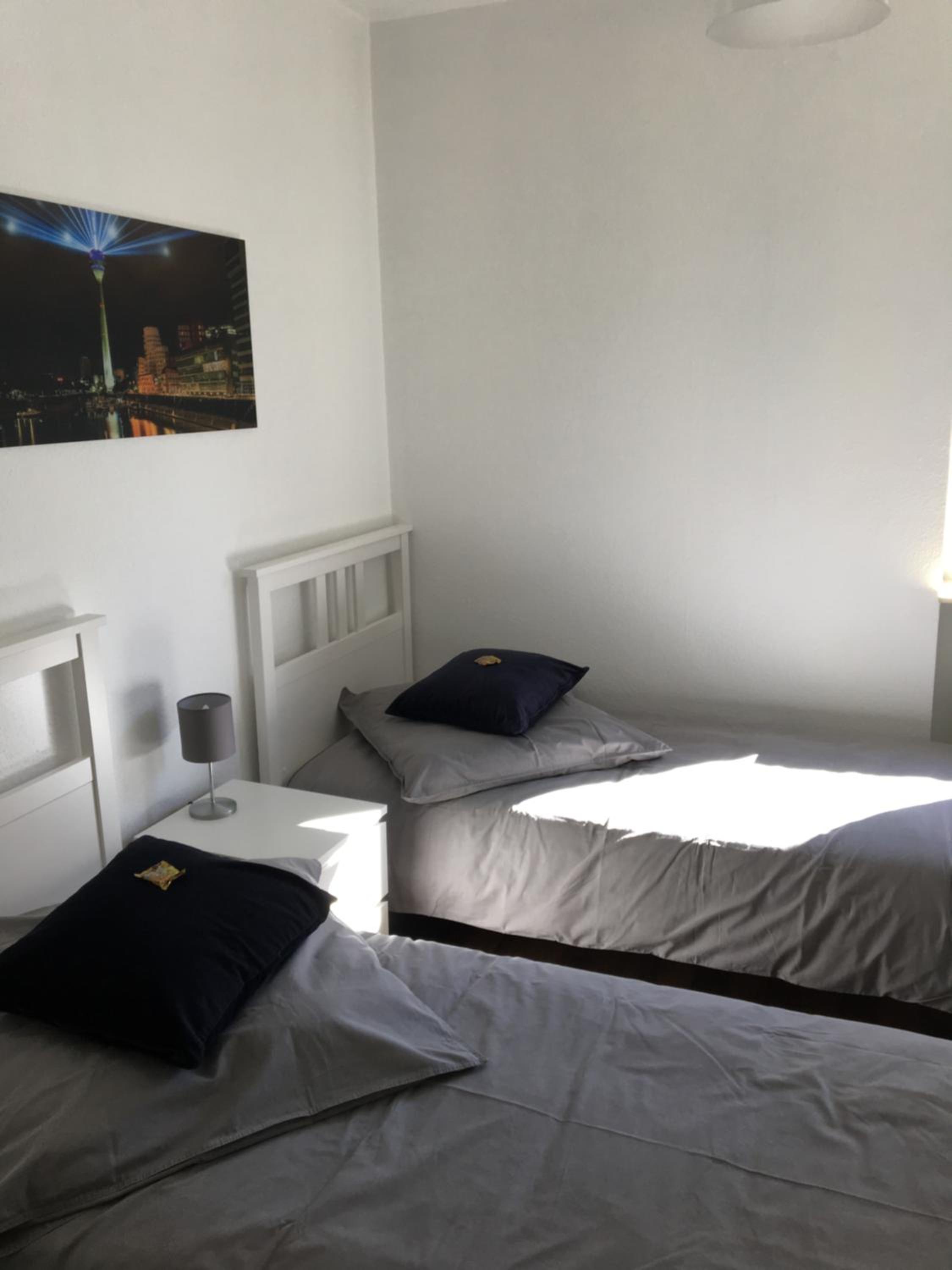 Double Room with Private External Bathroom - Photo 3