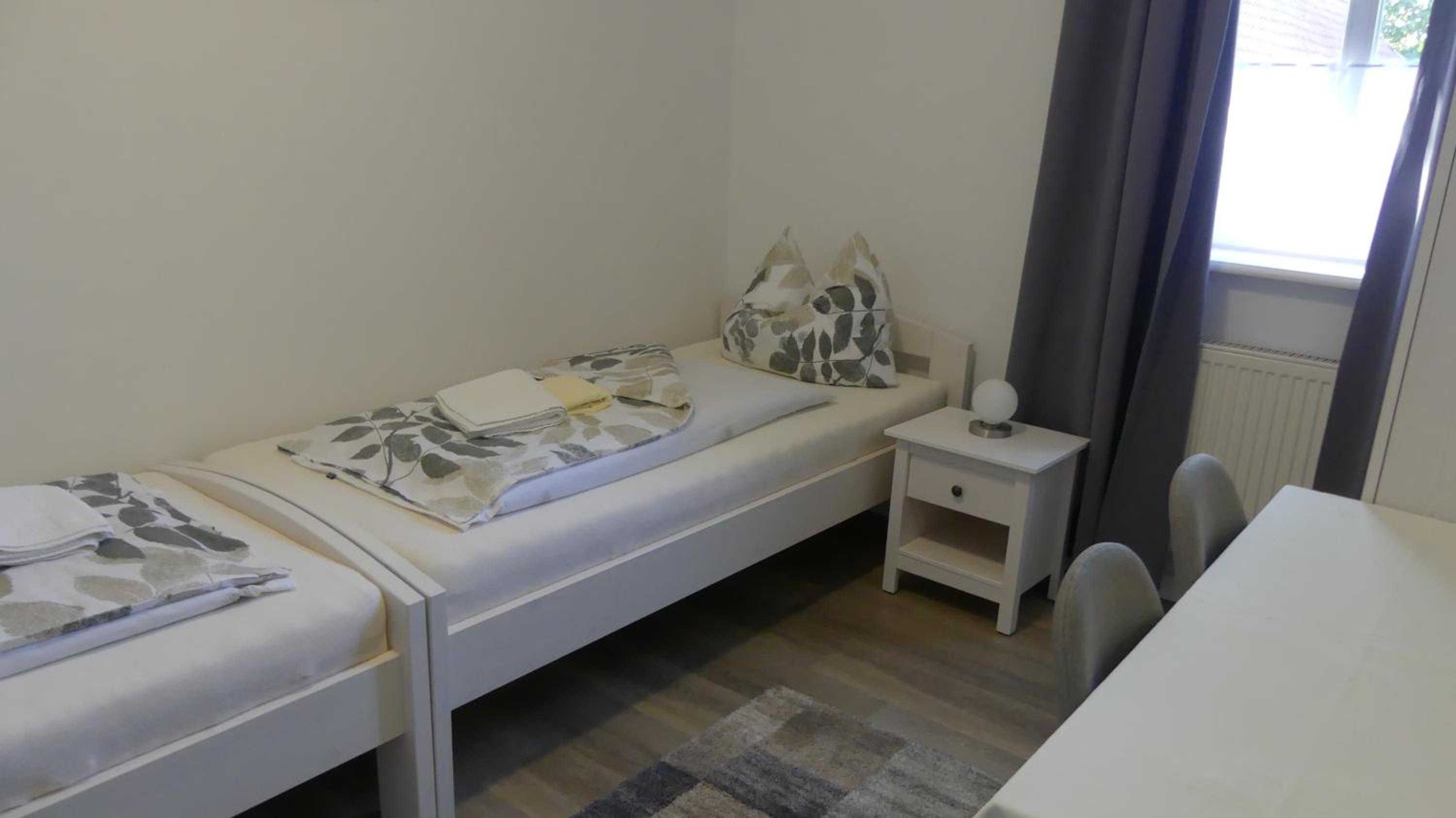 Quadruple Room with Bathroom - Photo 8
