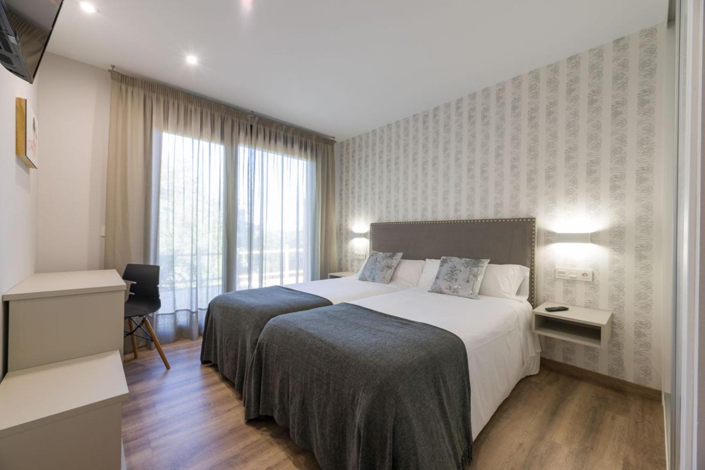 Double or Twin Room - Photo 7