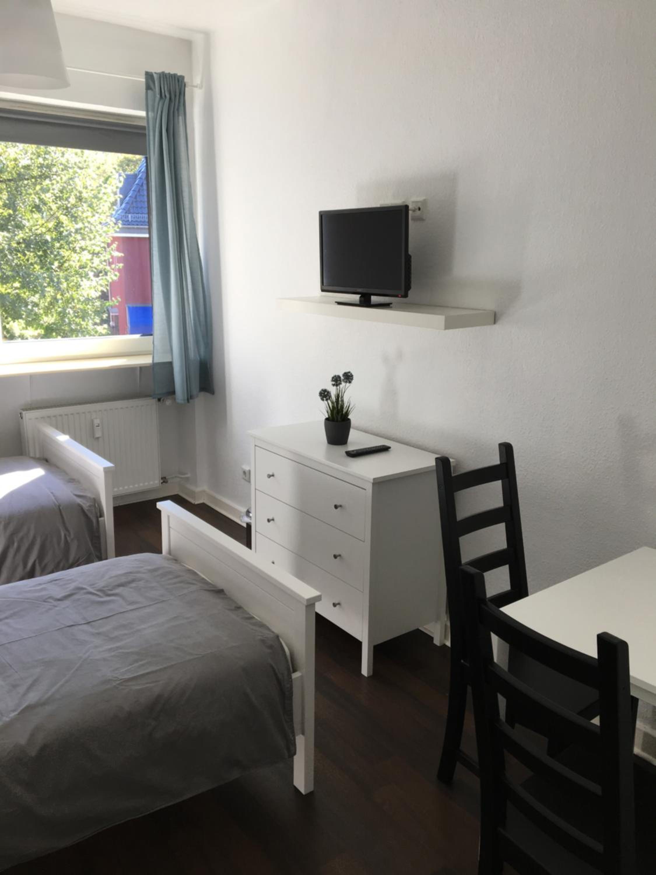Double Room with Private External Bathroom - Photo 4
