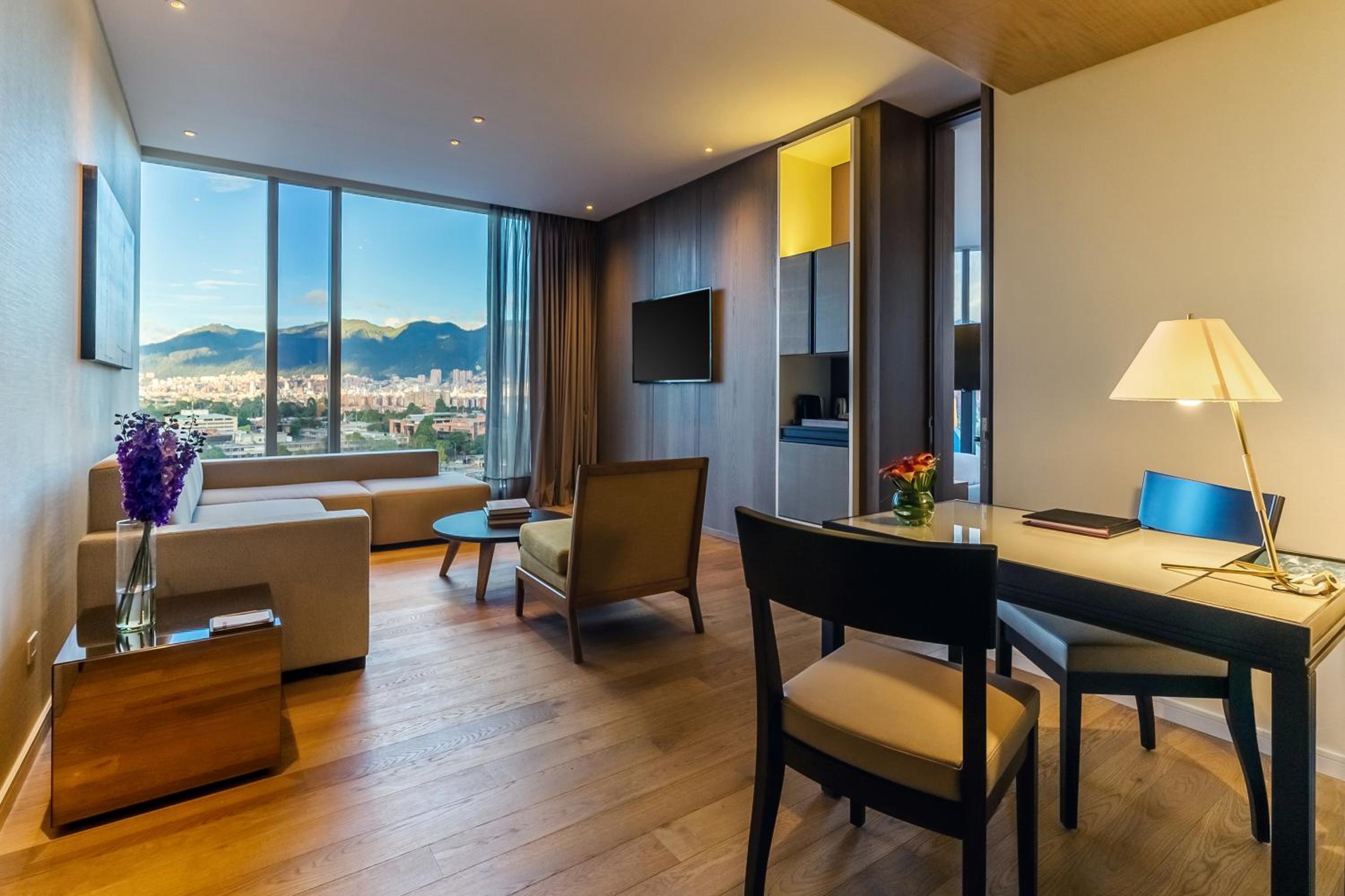 Corner King Suite with Andes View