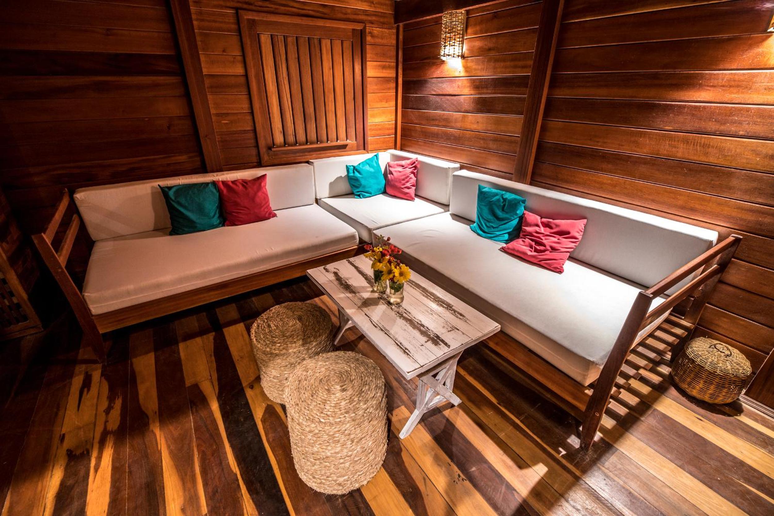 Deluxe Bungalow with Garden View - Photo 12