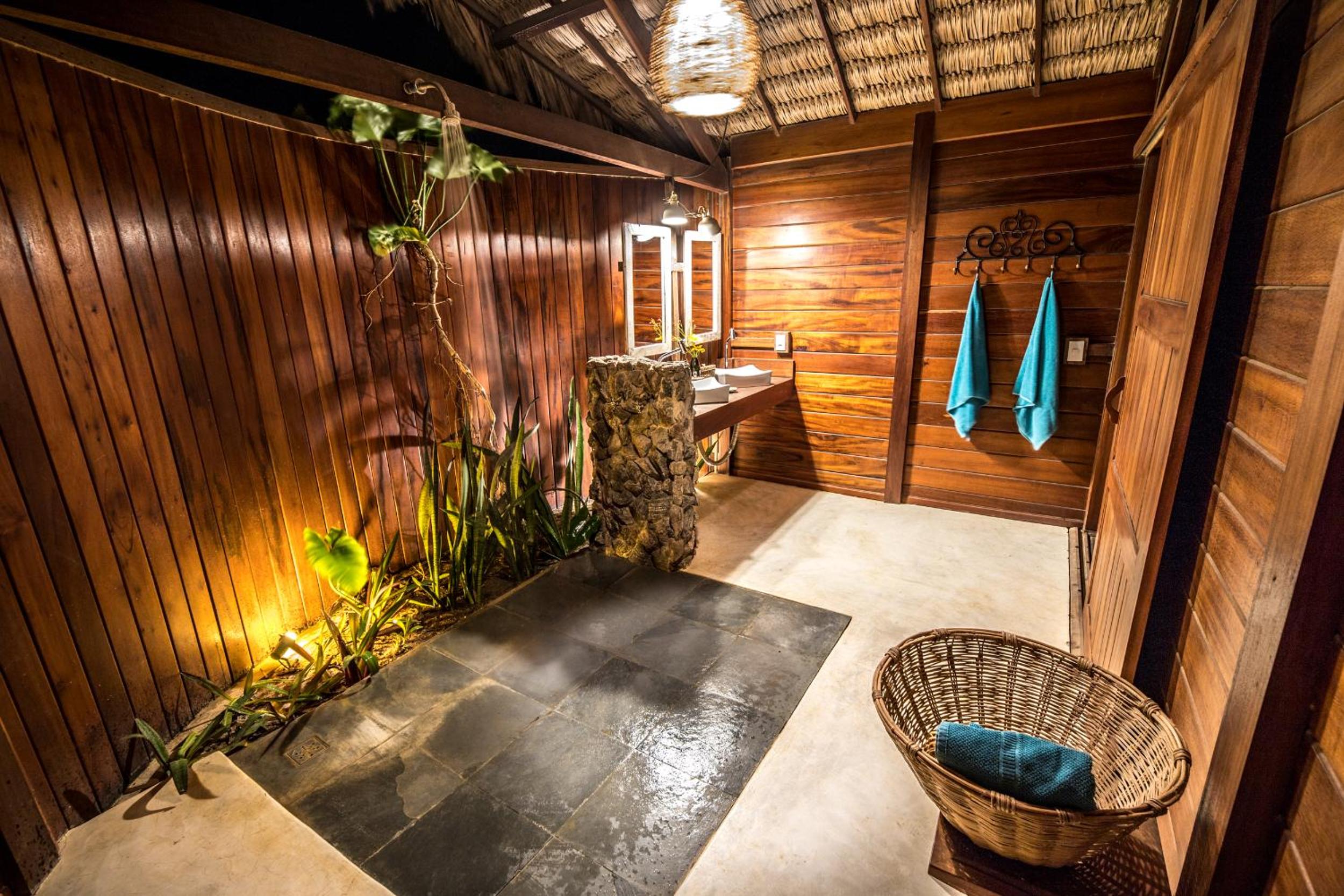 Deluxe Bungalow with Garden View - Photo 3