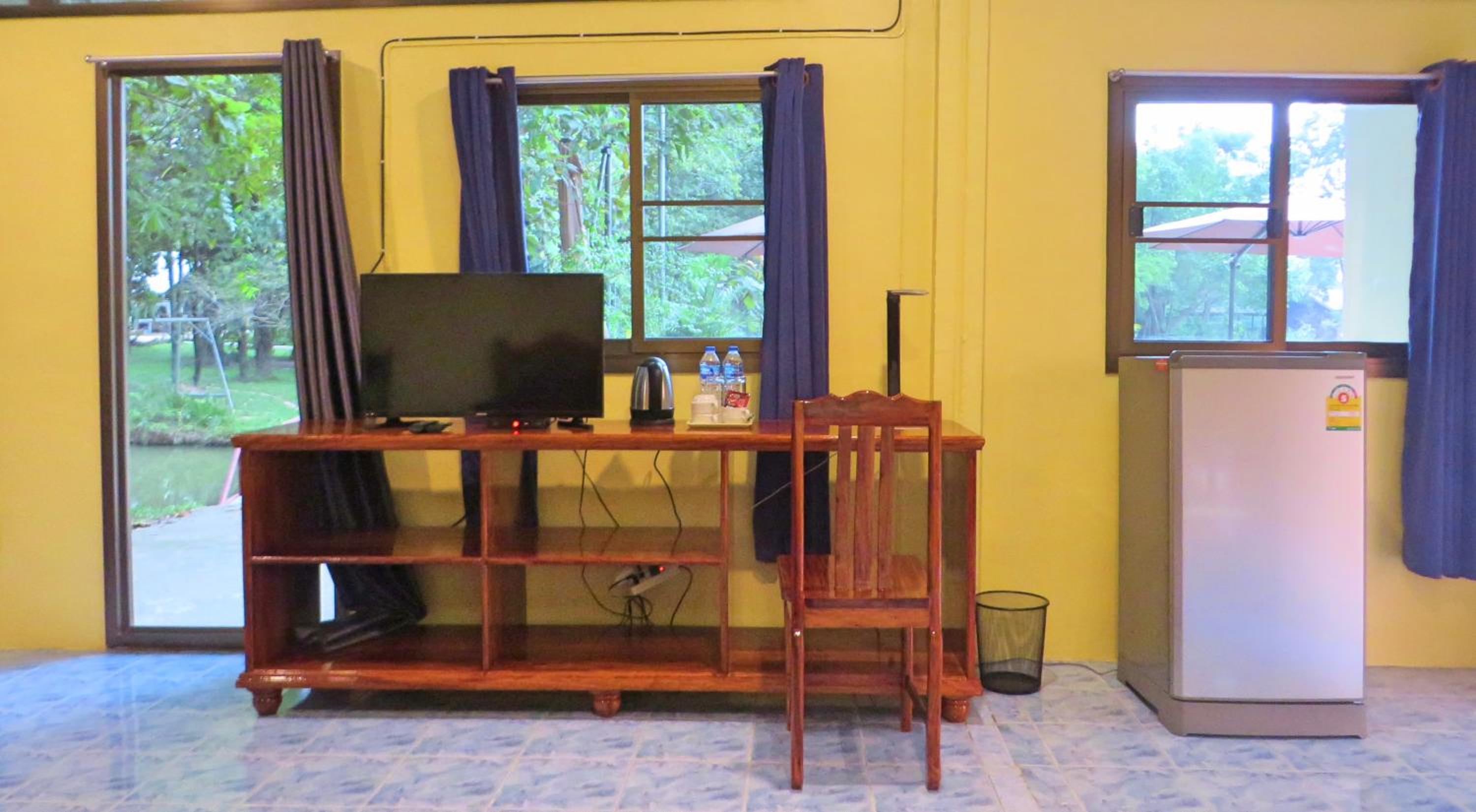 Family Room - Photo 7