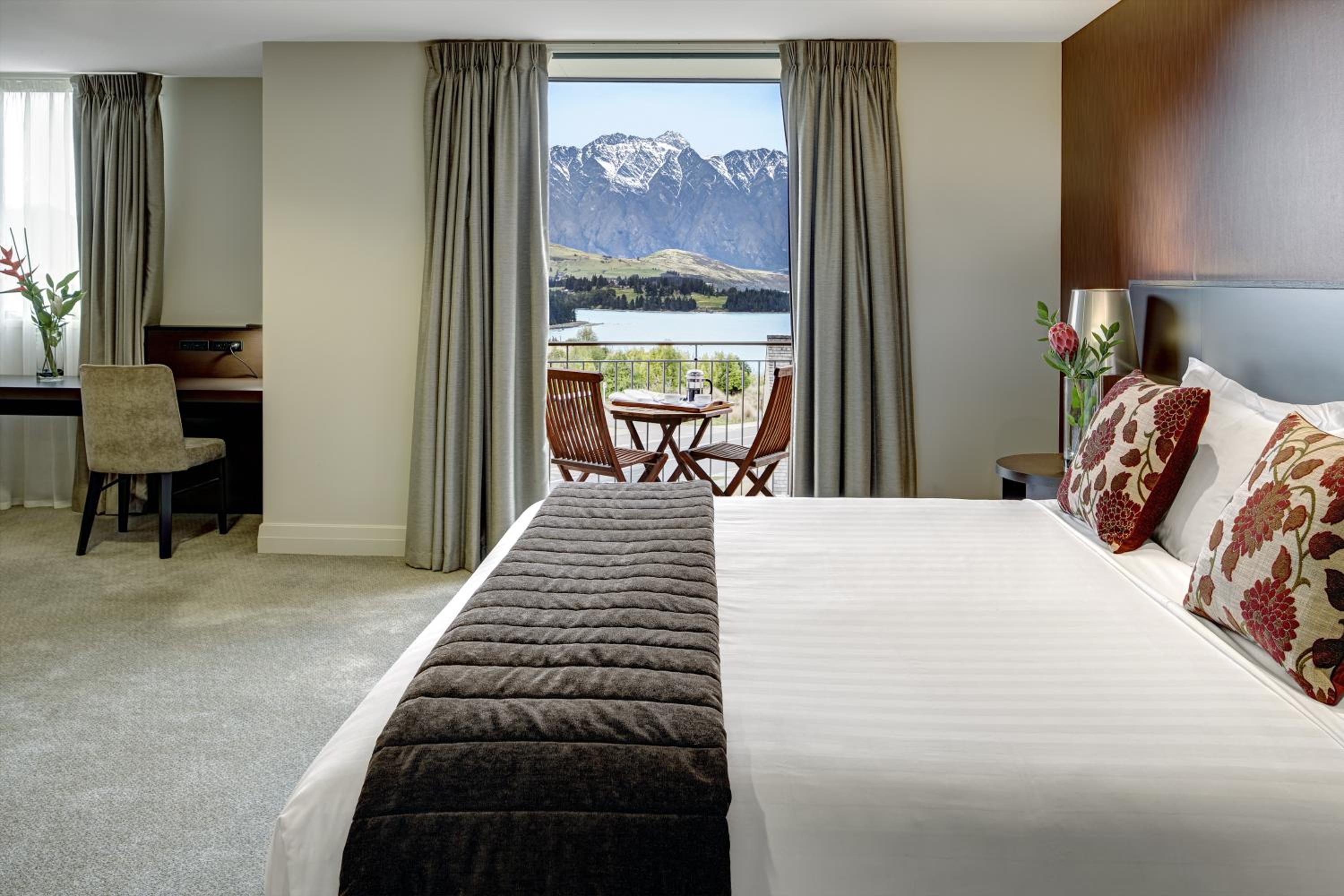 Deluxe Room Lakeview