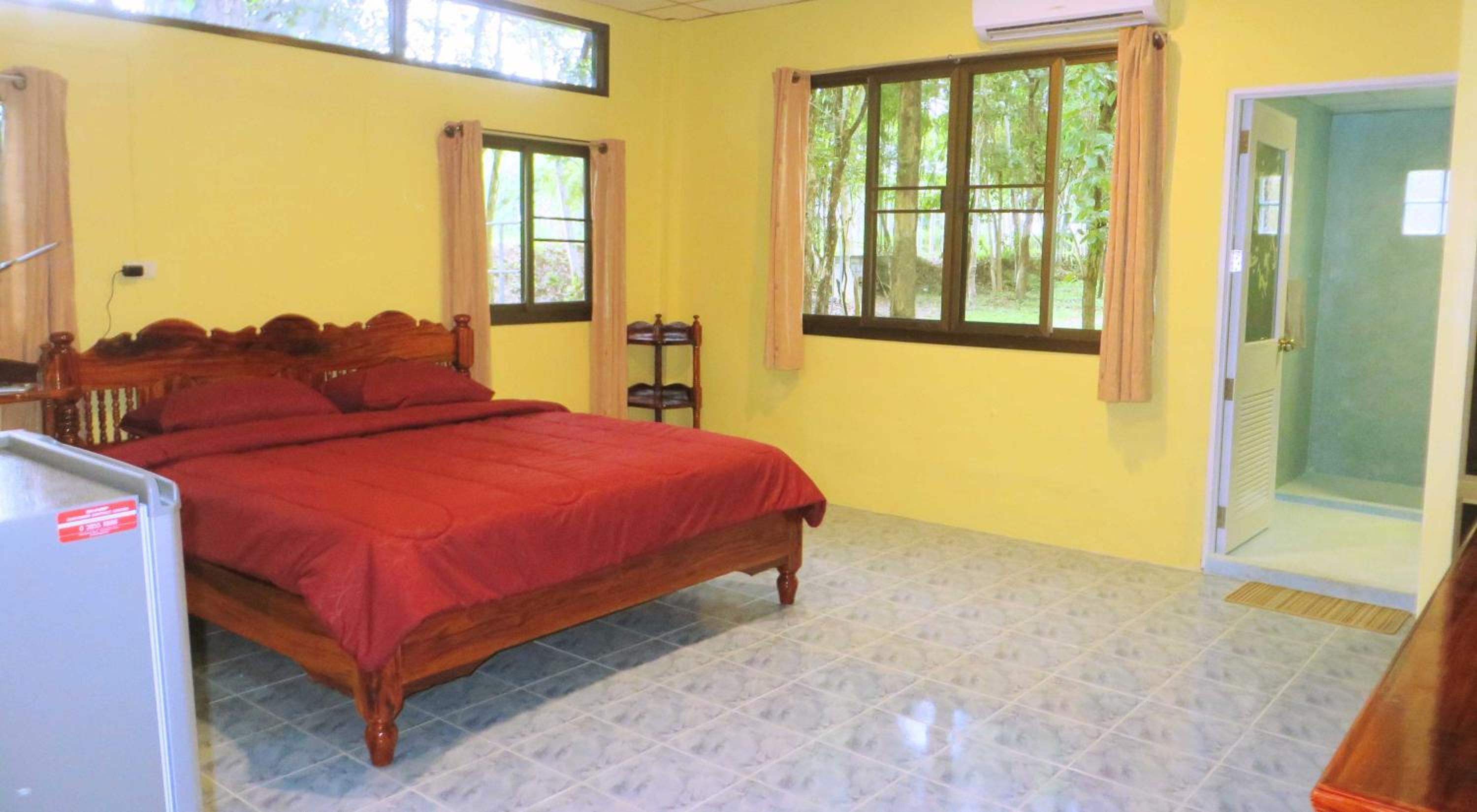 Large Double Room - Photo 1