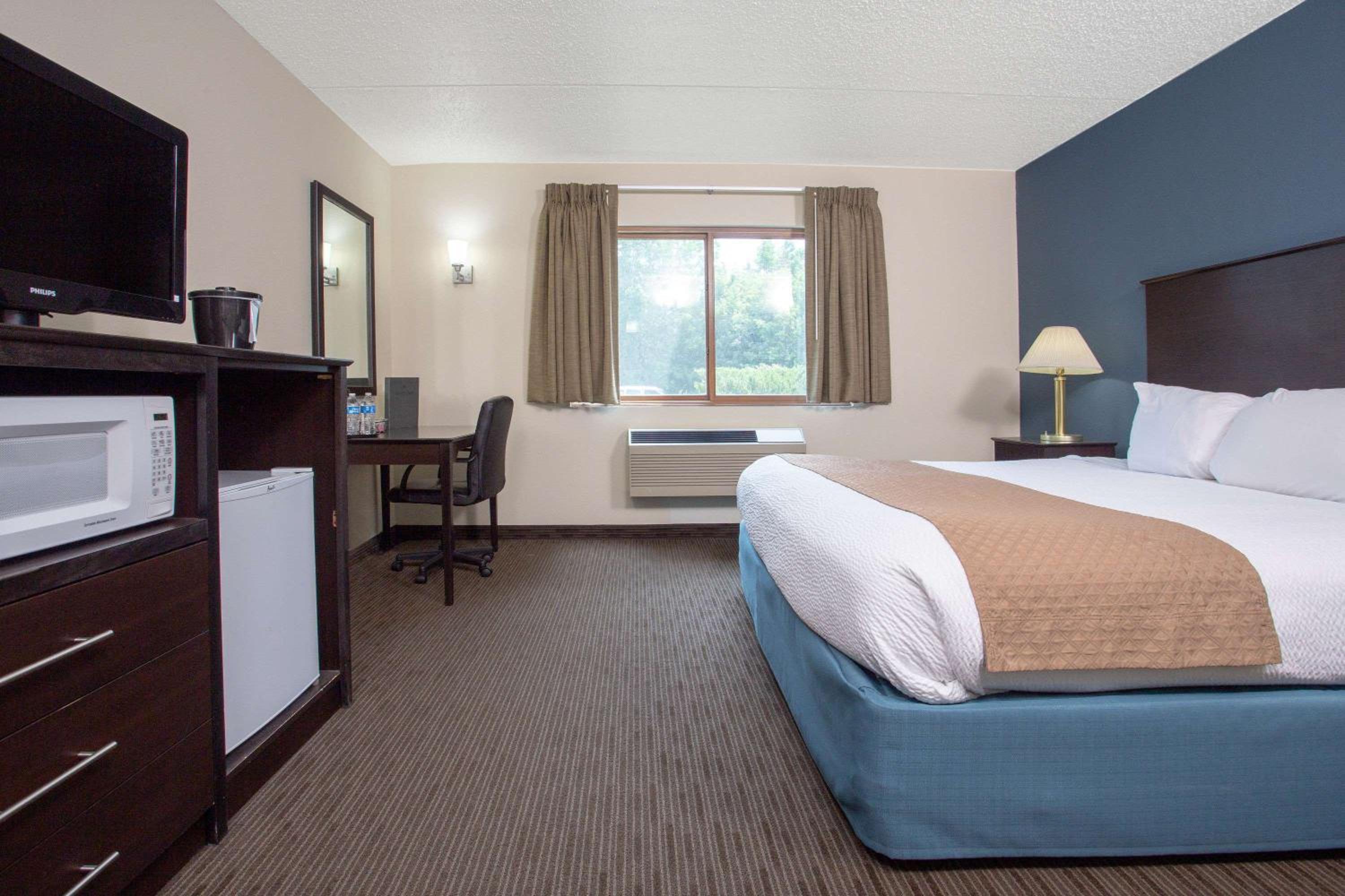 King Room - Non-Smoking - Photo 1
