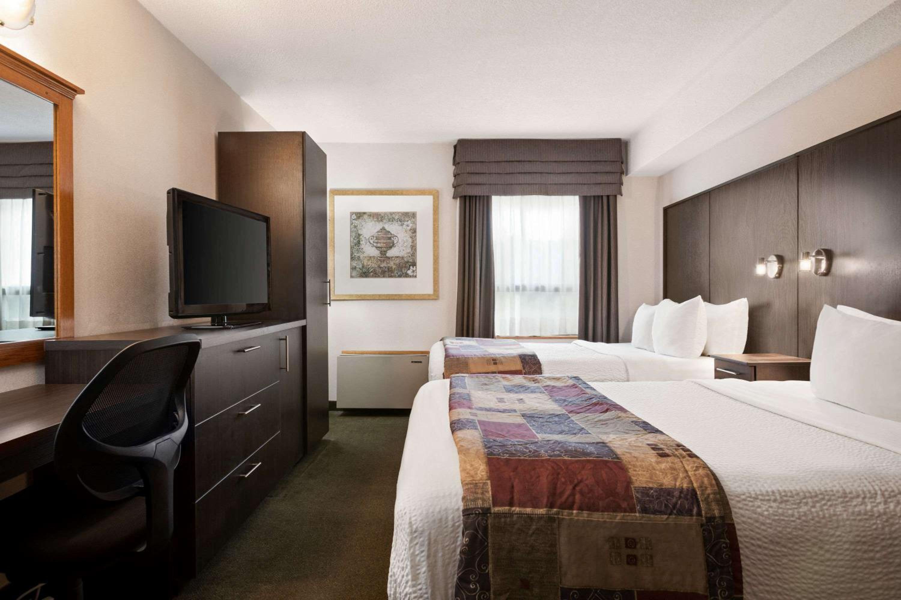 Double Room with Two Double Beds - Non-Smoking photo 1