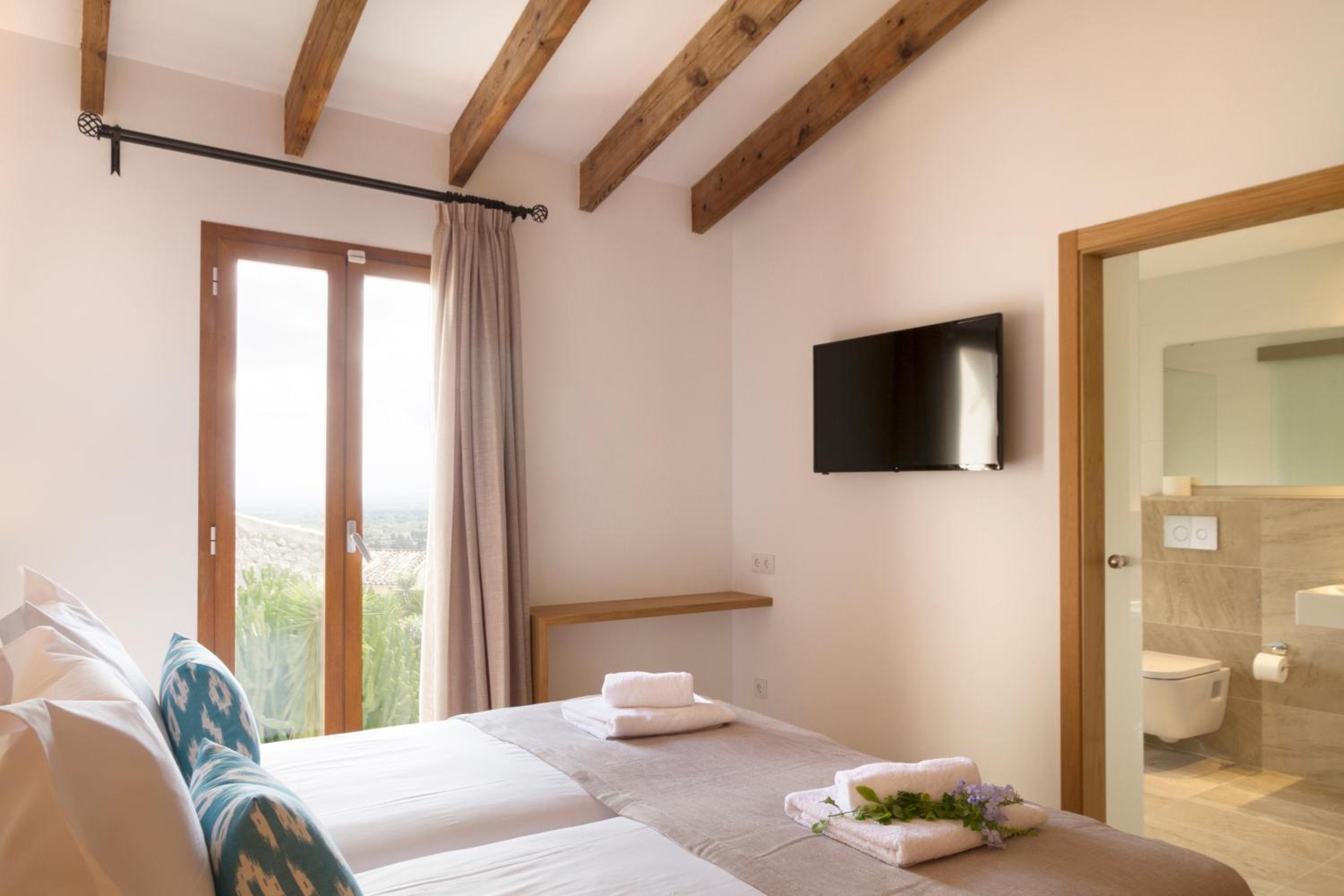 Double or Twin Room - Photo 2