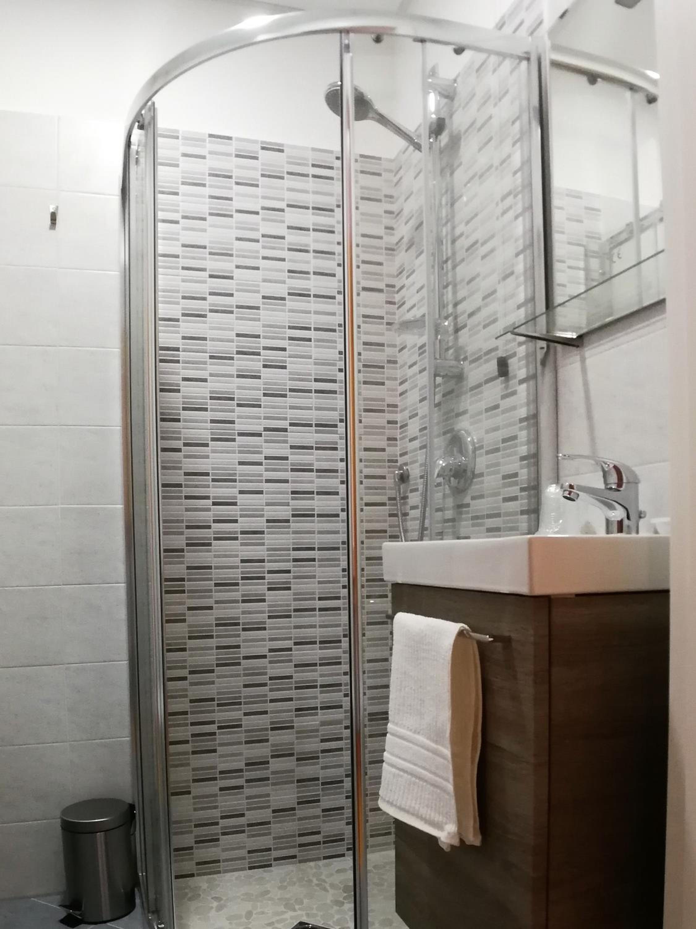 Triple Room with Private Bathroom photo 3