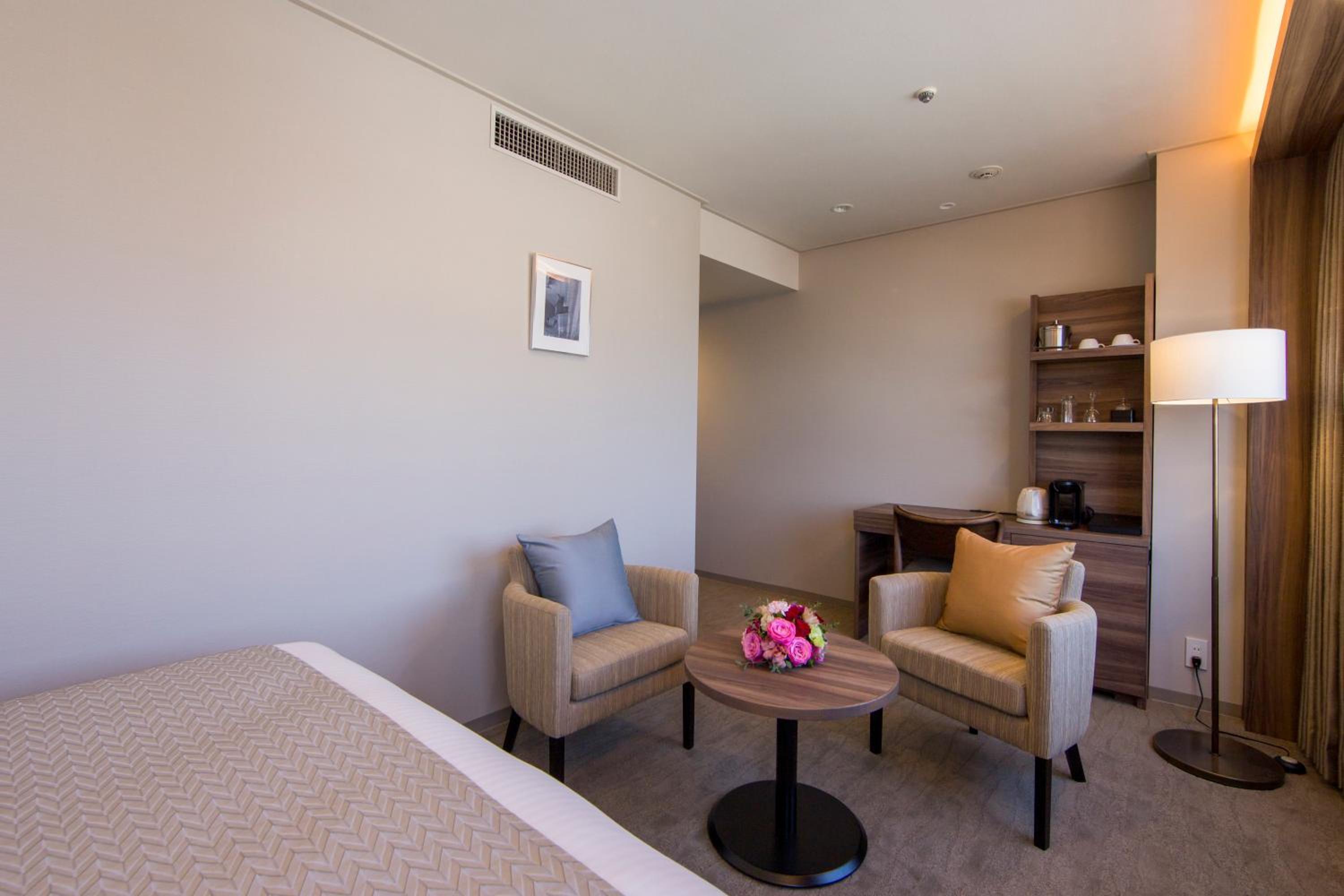 Deluxe Queen Room - Non-Smoking - Photo 6