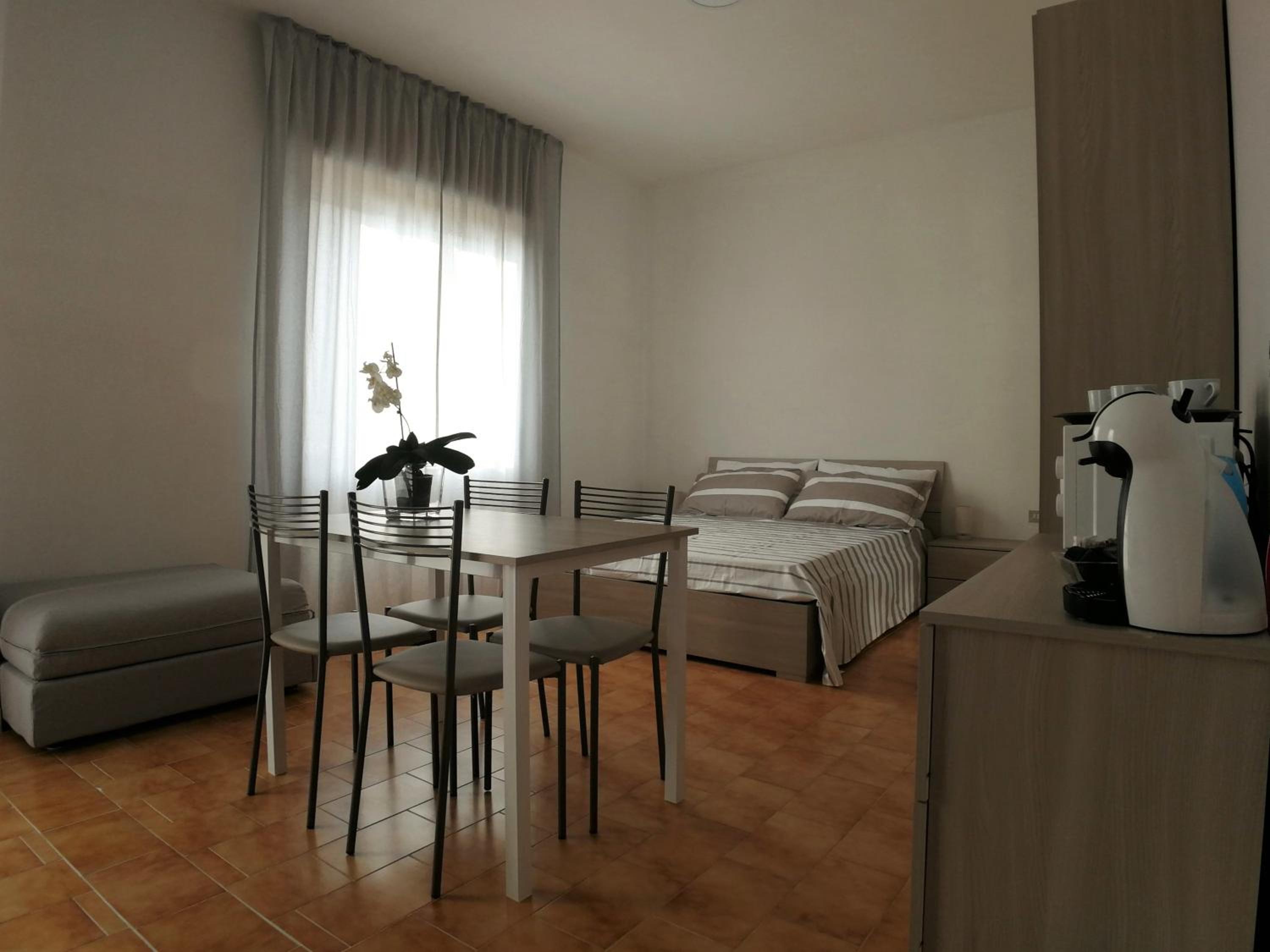 Quadruple Room with Private Bathroom - Photo 1