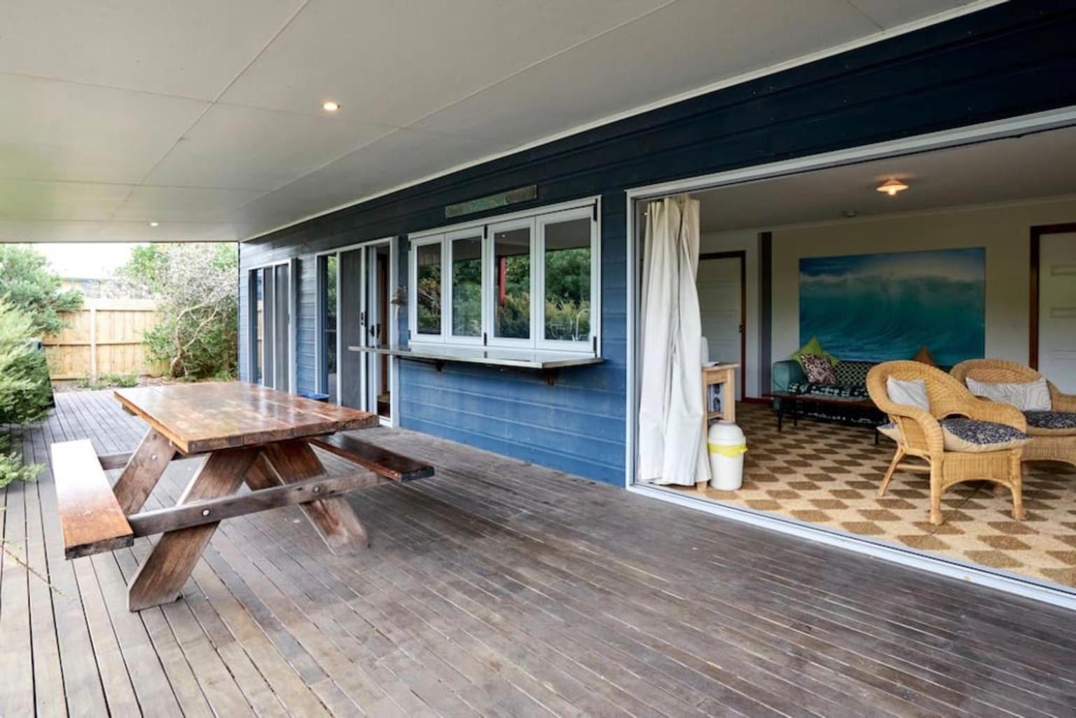 Three-Bedroom House photo 2