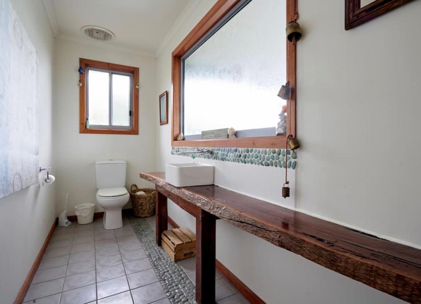 Three-Bedroom House photo 3