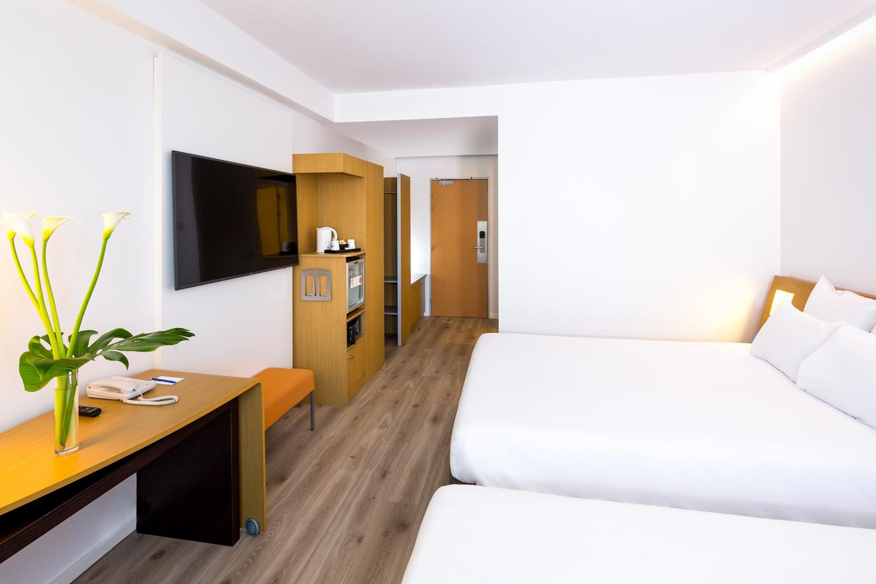 Superior Deluxe Twin Room with Two Single Beds in the Deluxe Building - Photo 3
