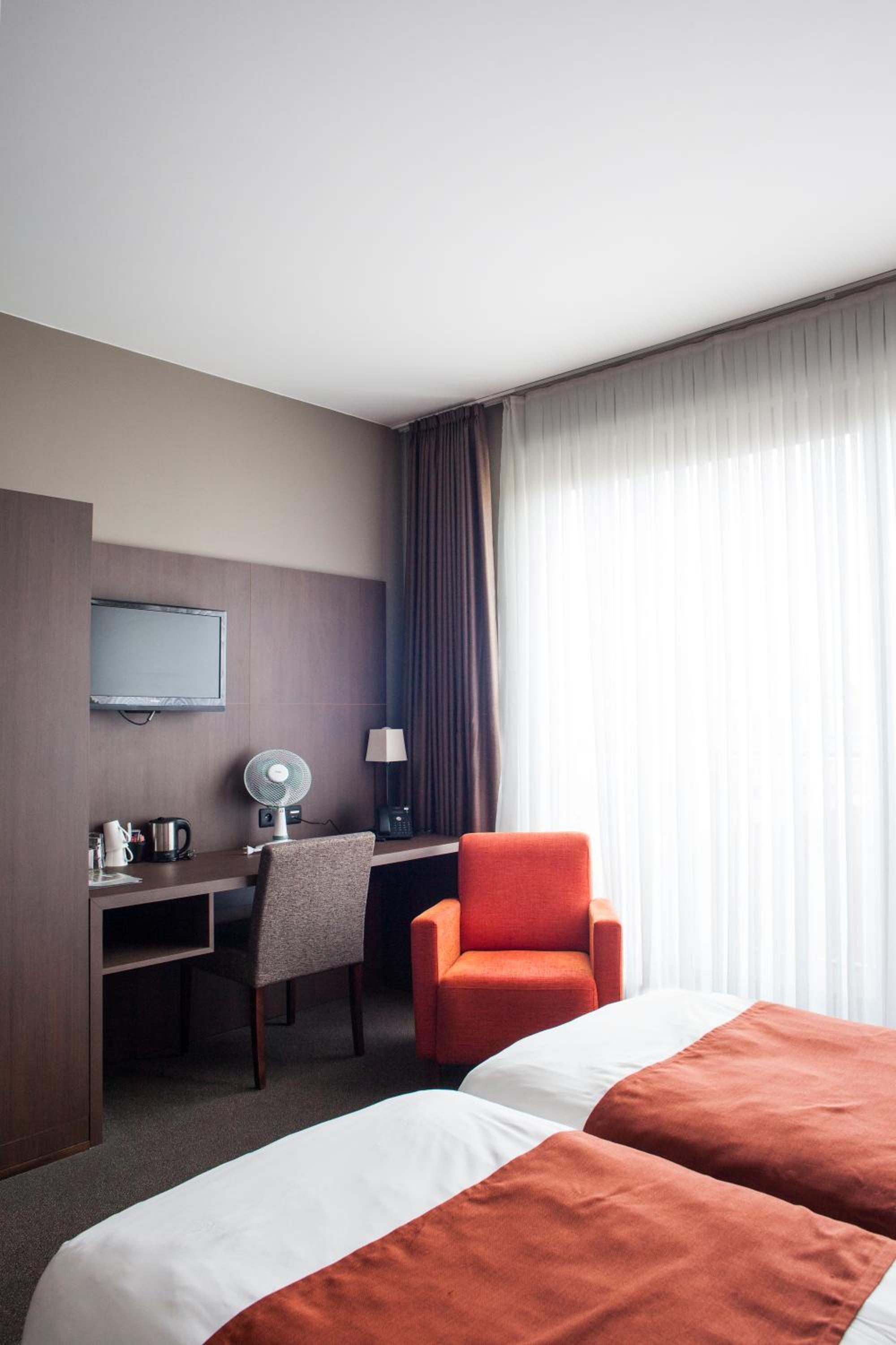Standard Twin Room photo 3