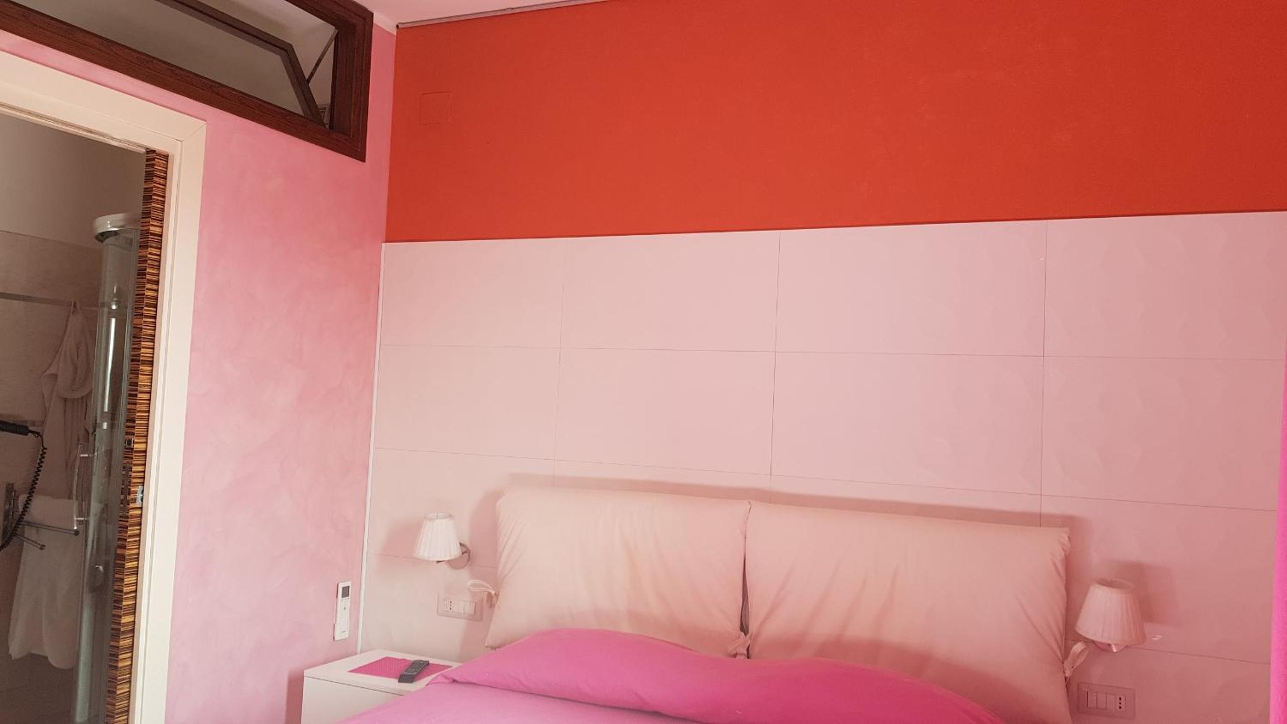 Double Room - Photo 6