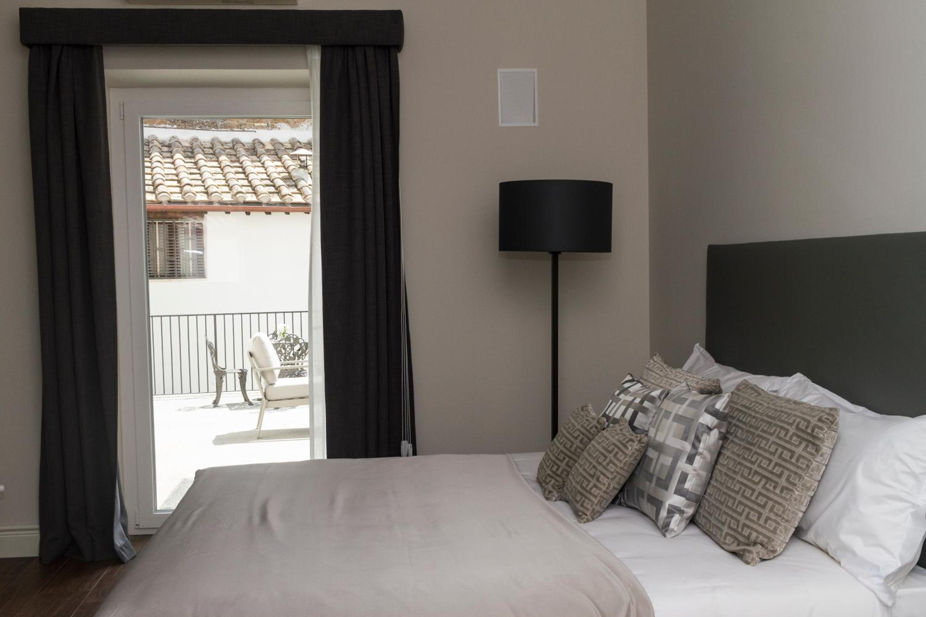 Double Room with Terrace - Photo 4
