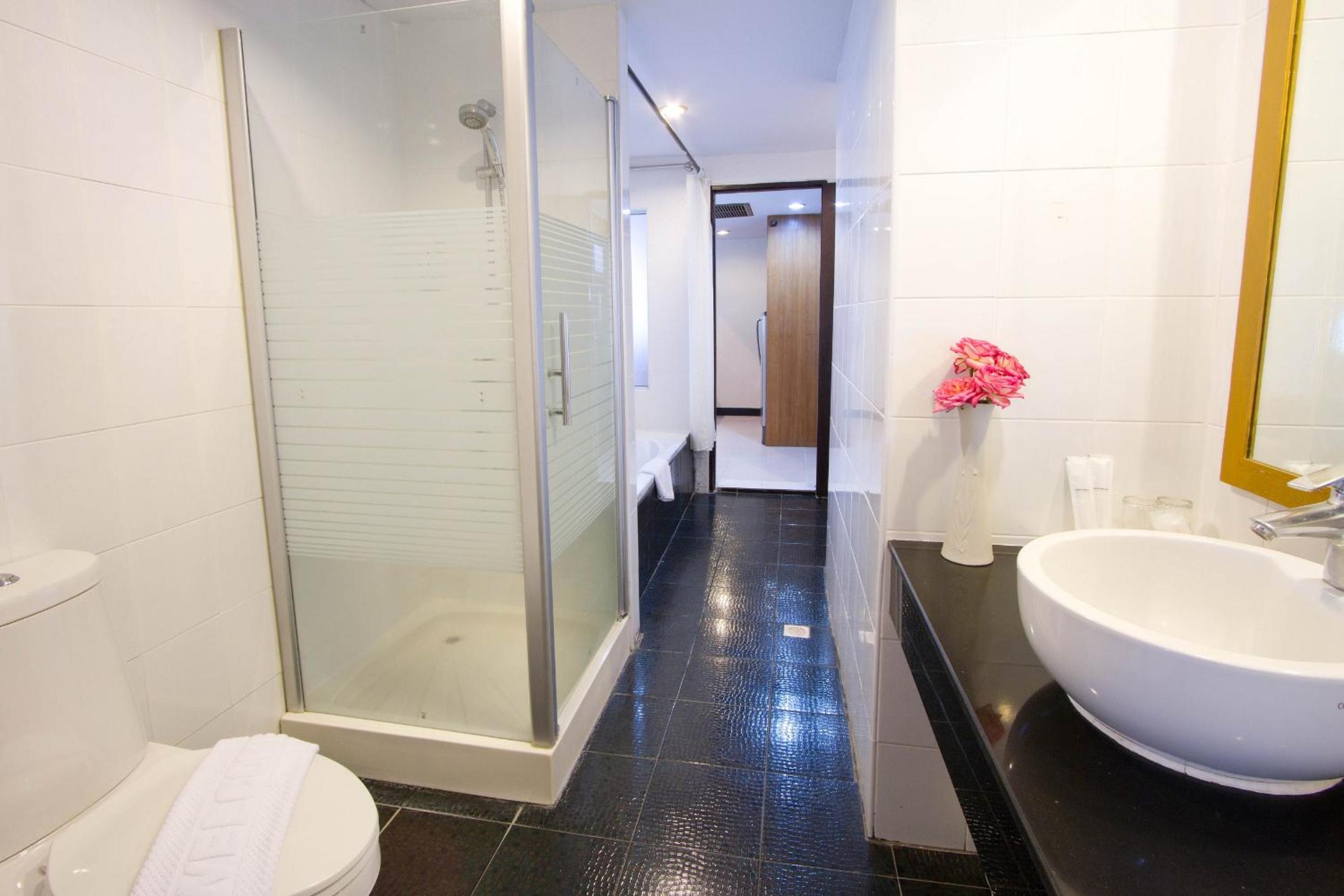Suite with Sea View - Photo 22