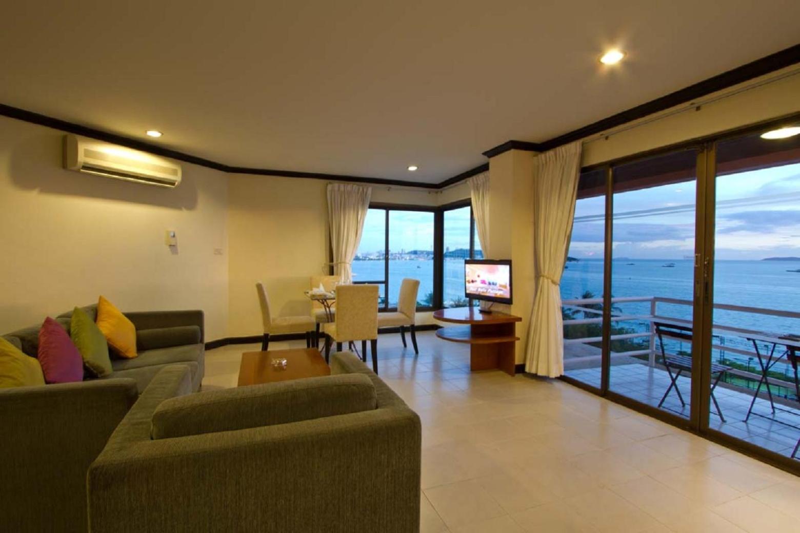 Suite with Sea View - Photo 23