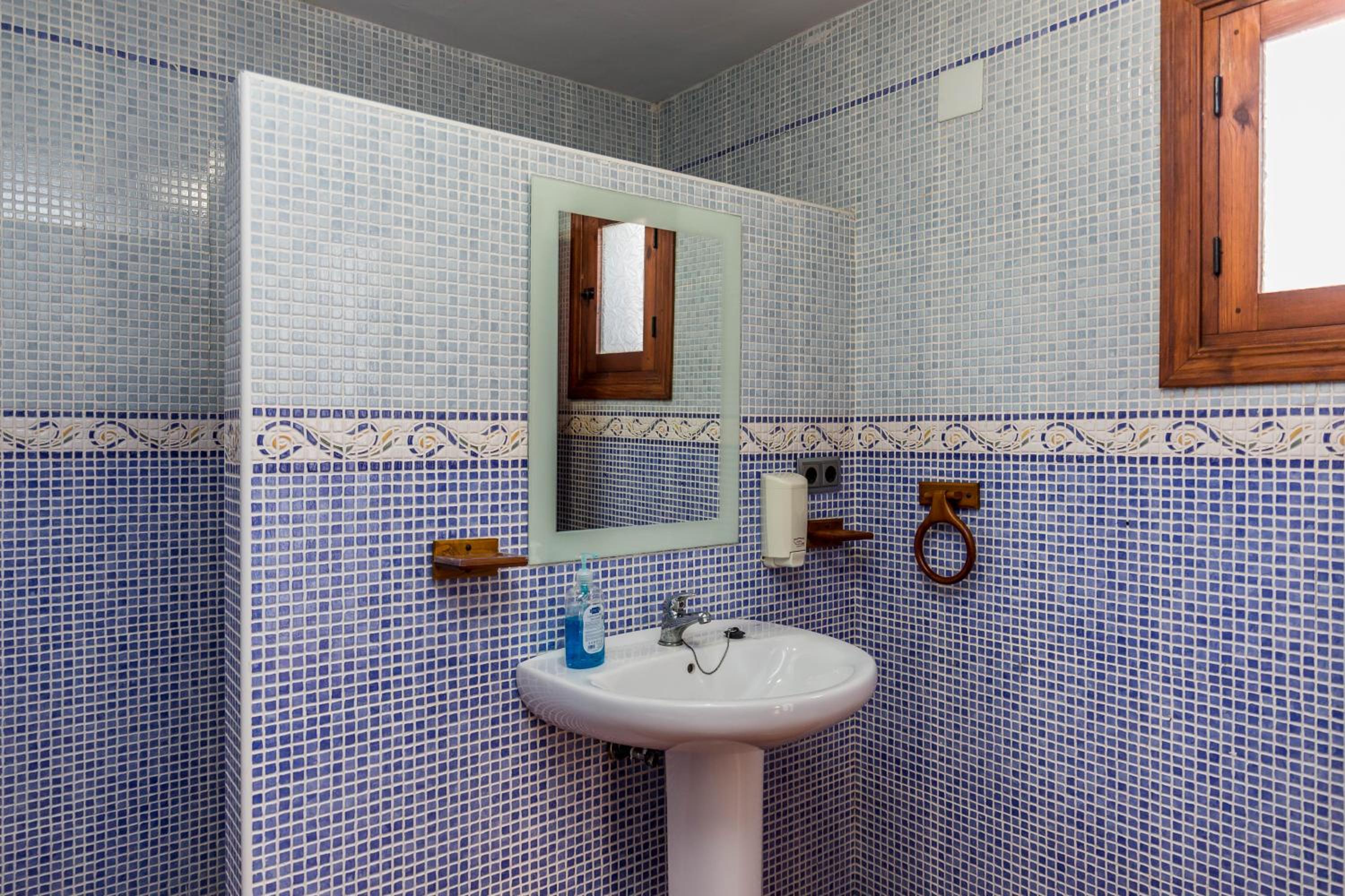 Three-Bedroom Townhouse - Photo 6
