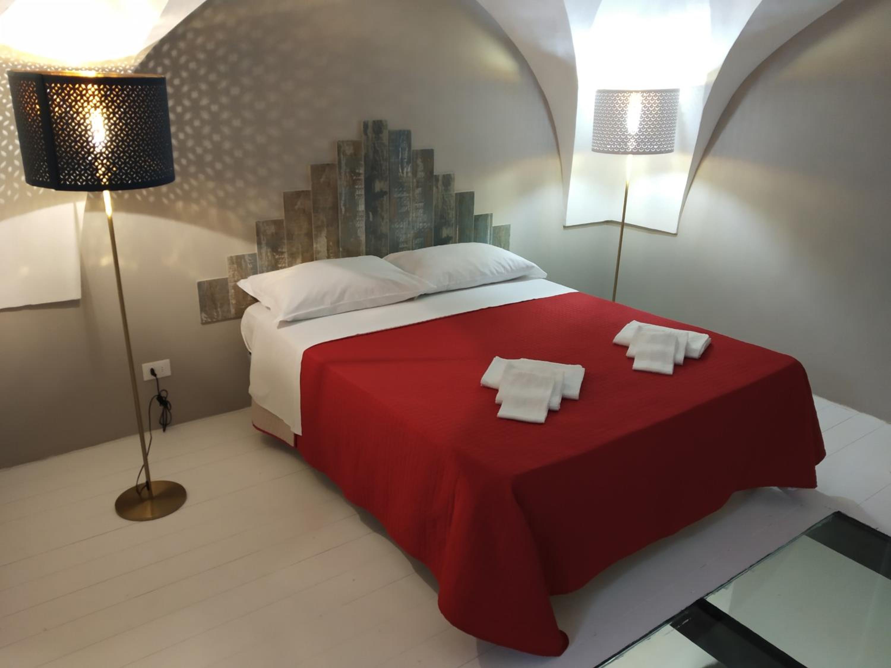Standard Suite - Photo 1