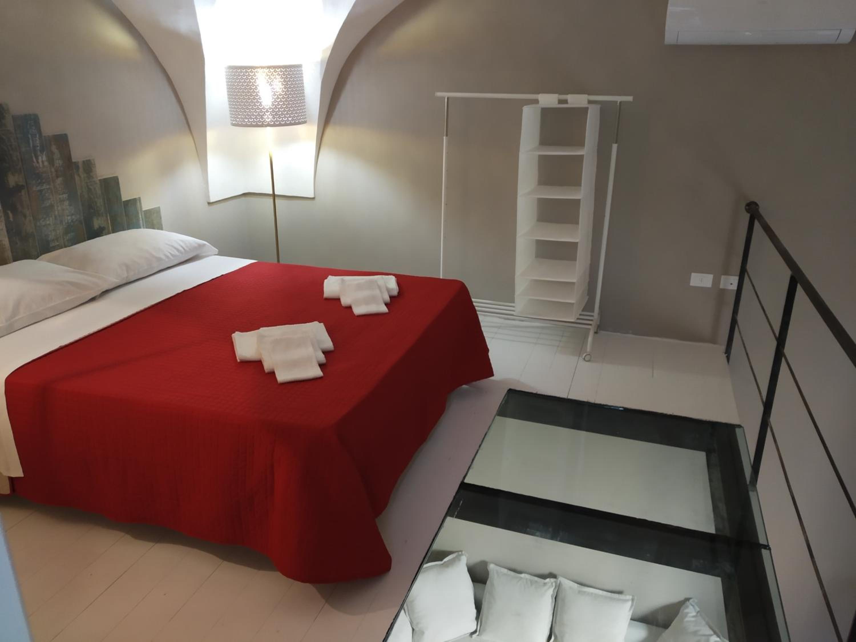 Standard Suite - Photo 4