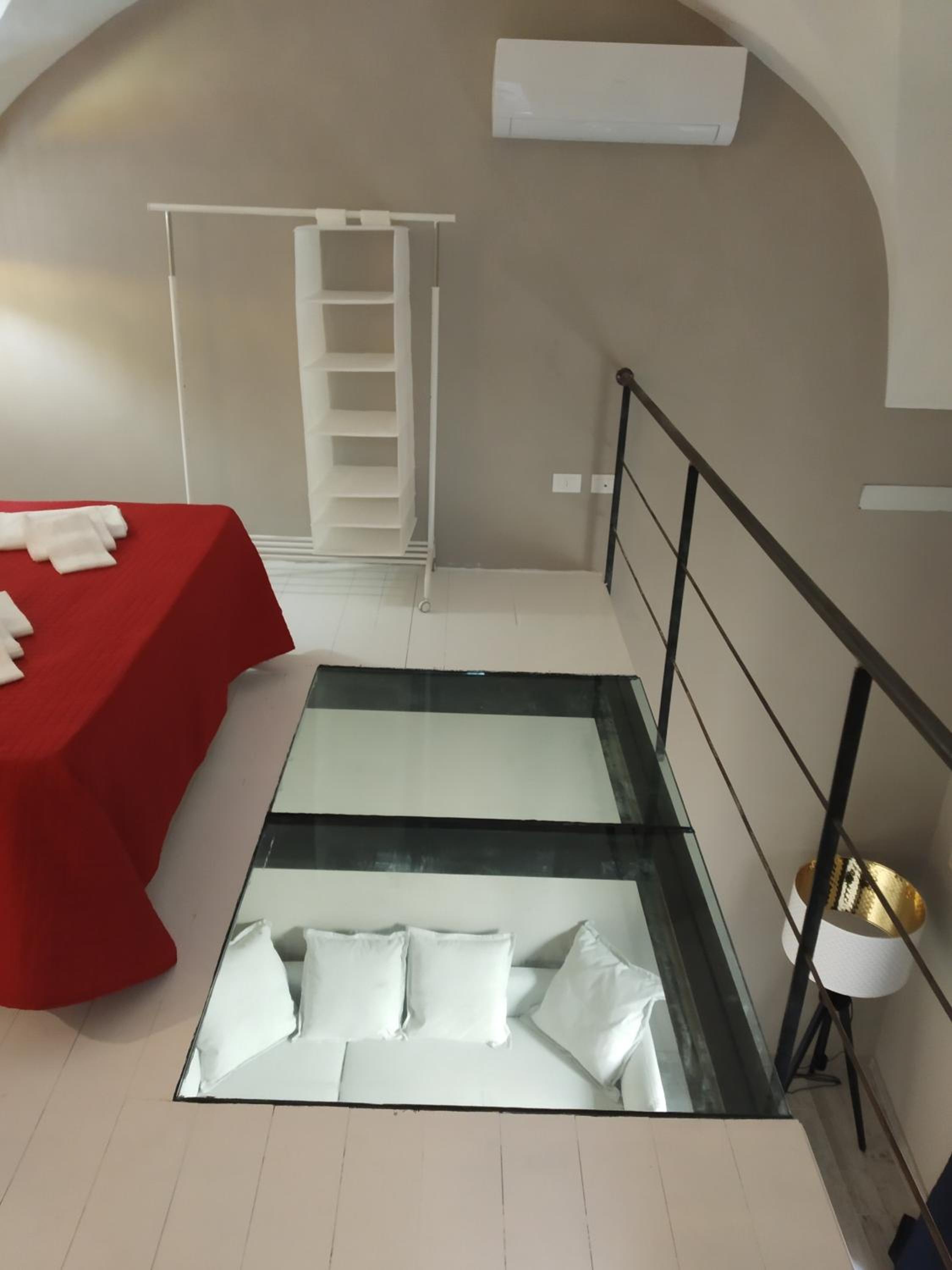 Standard Suite - Photo 3