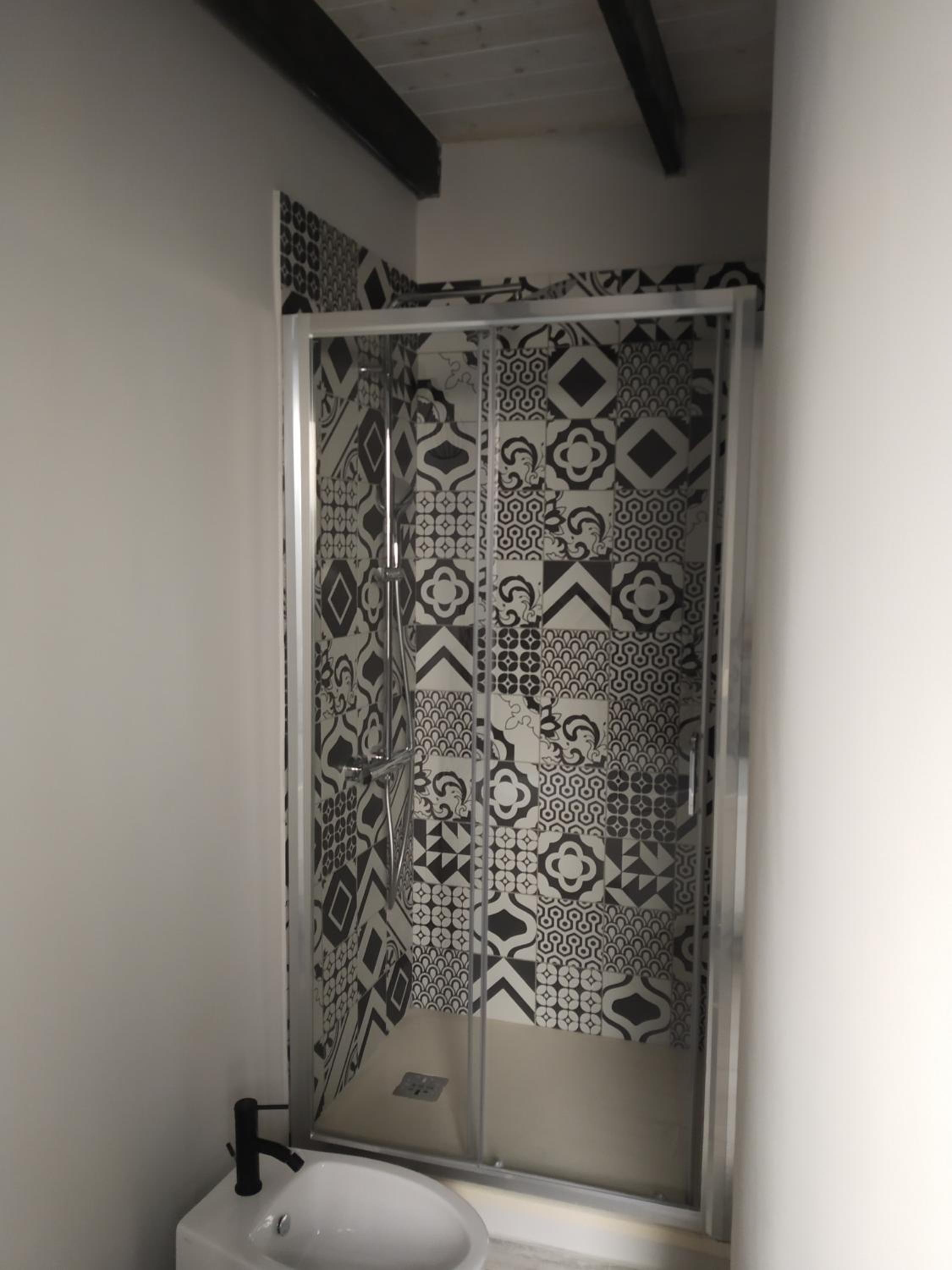 Standard Suite - Photo 10