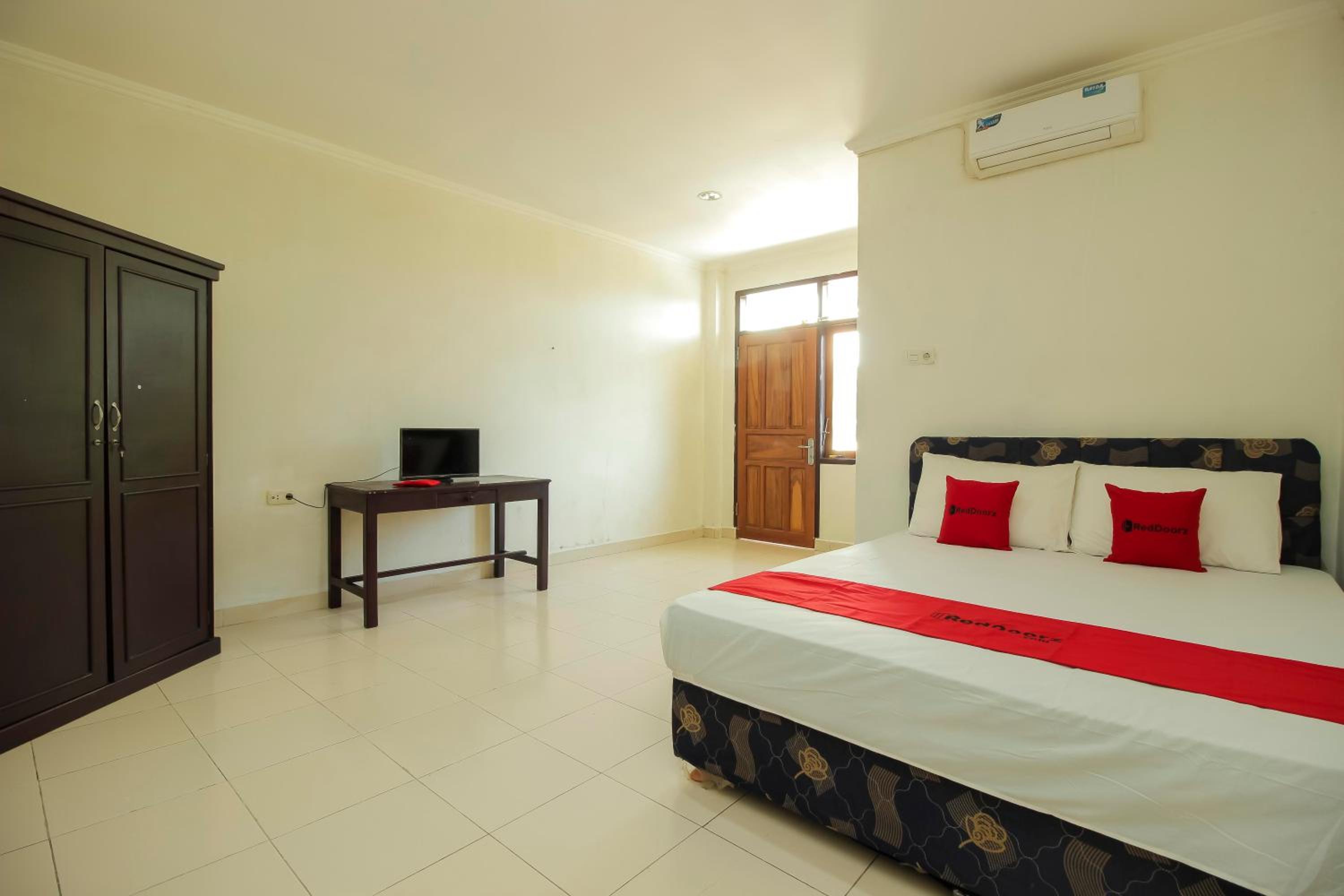 Double Room - Photo 7