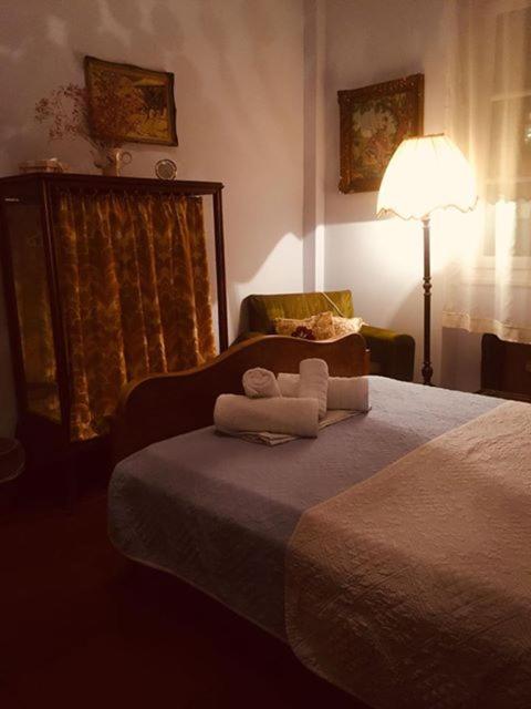 Standard Double Room with Shared Bathroom photo 2