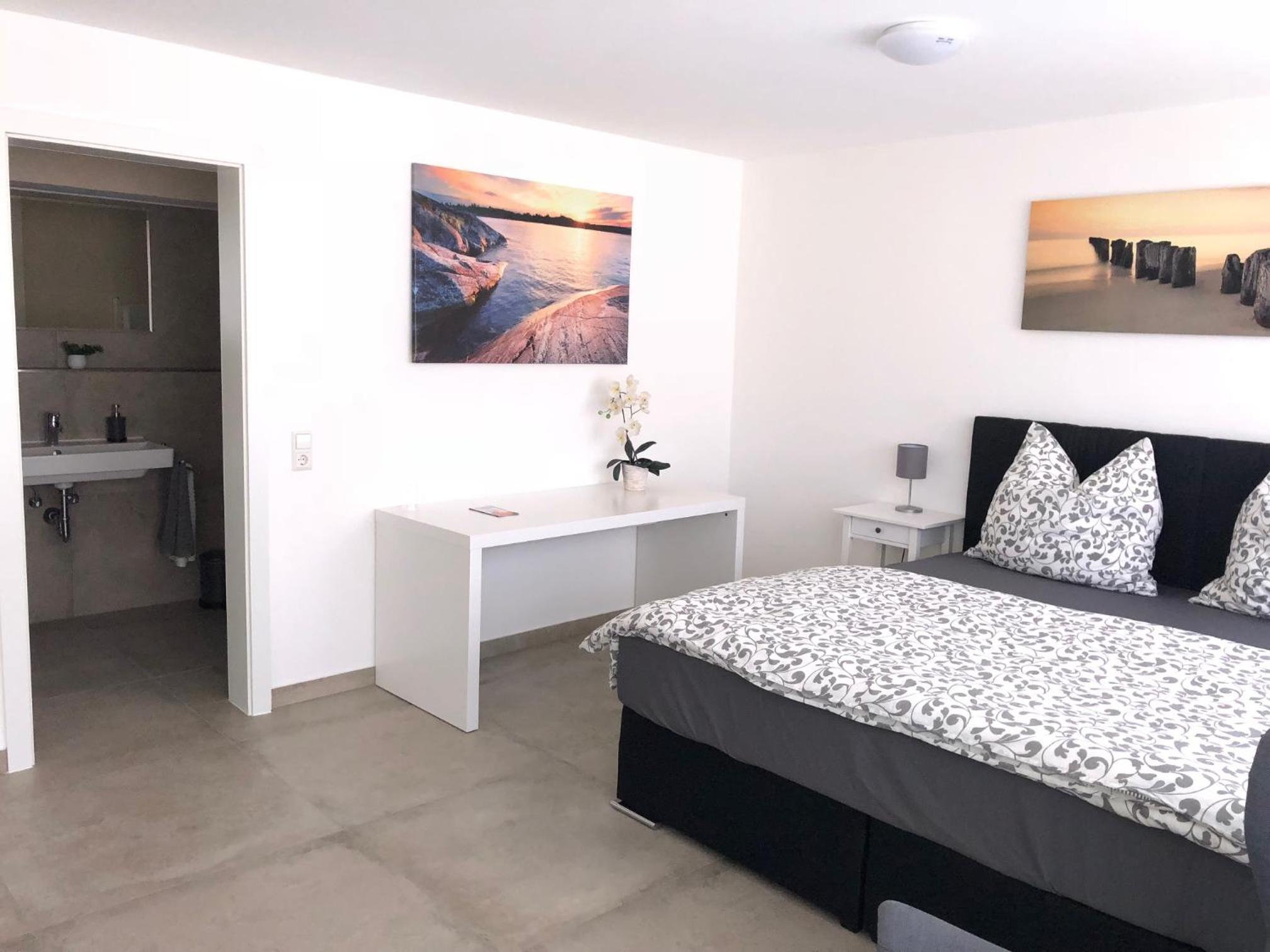 One-Bedroom Apartment - Photo 1