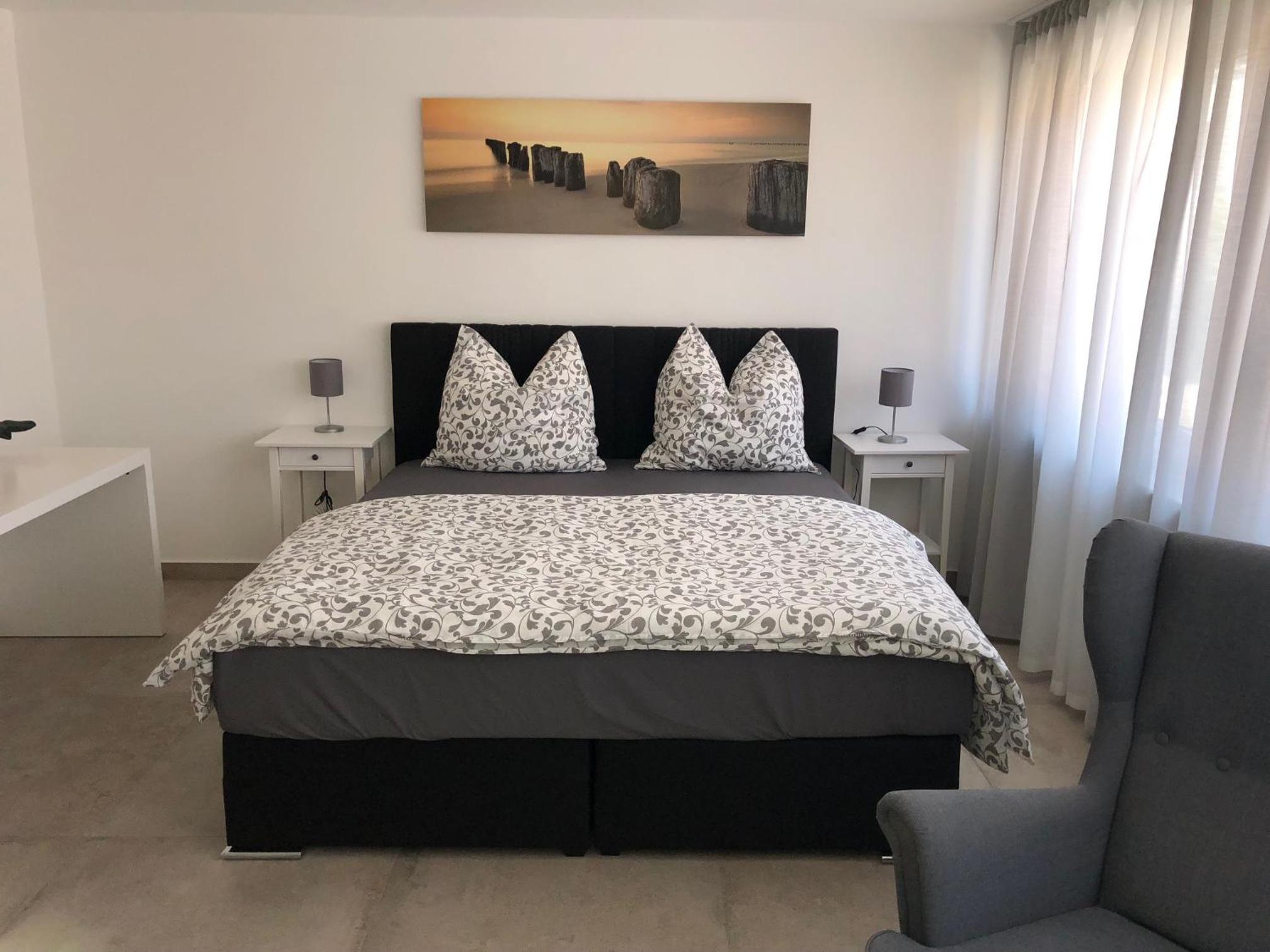 One-Bedroom Apartment - Photo 6