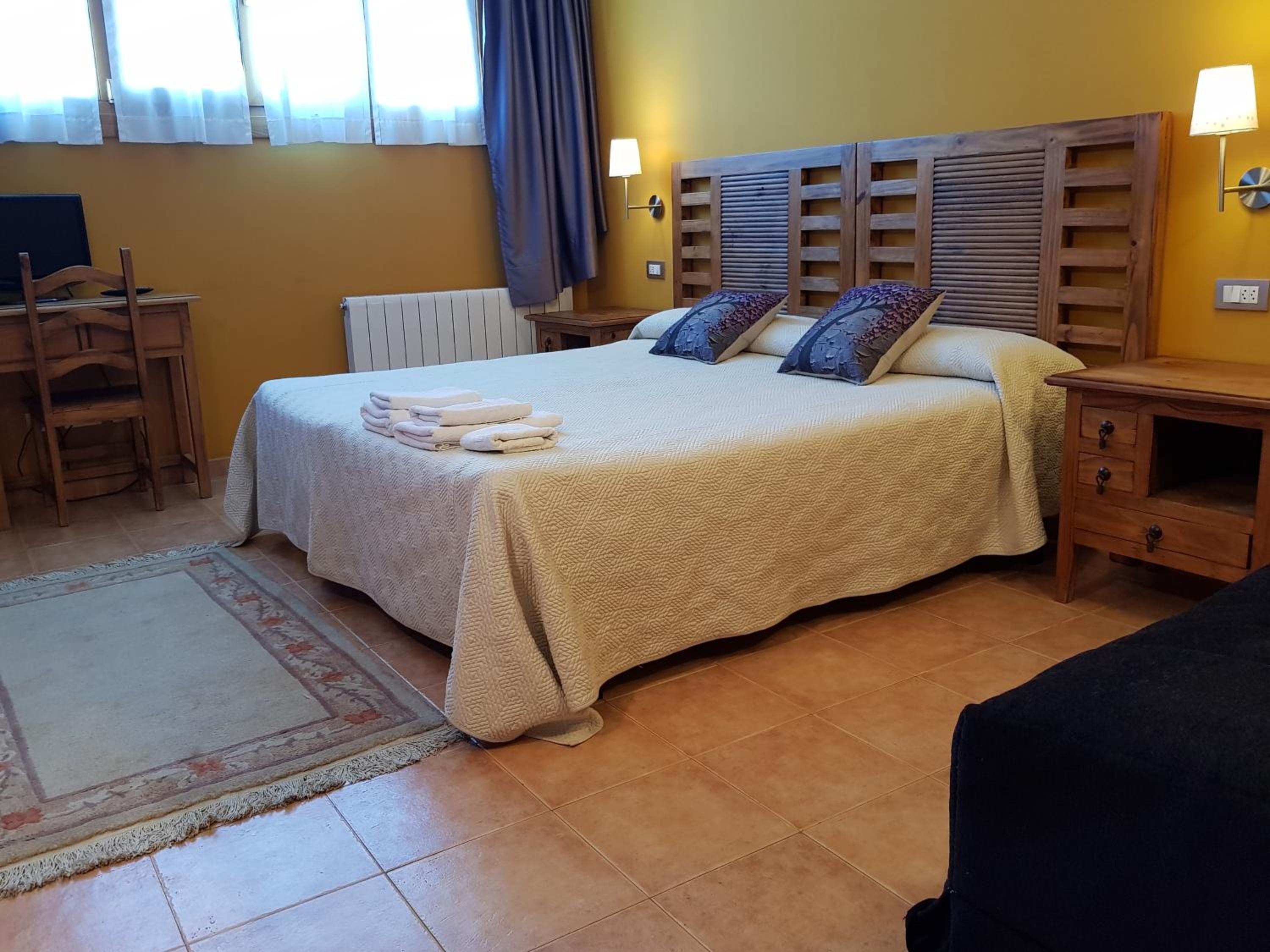 Deluxe Double or Twin Room - Photo 1